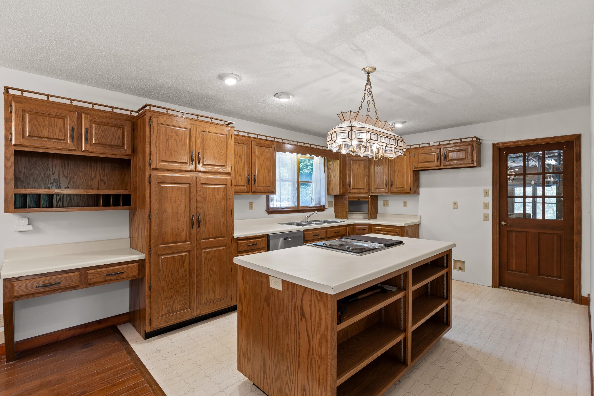 2401 Igou Ferry Road Property Photo 34