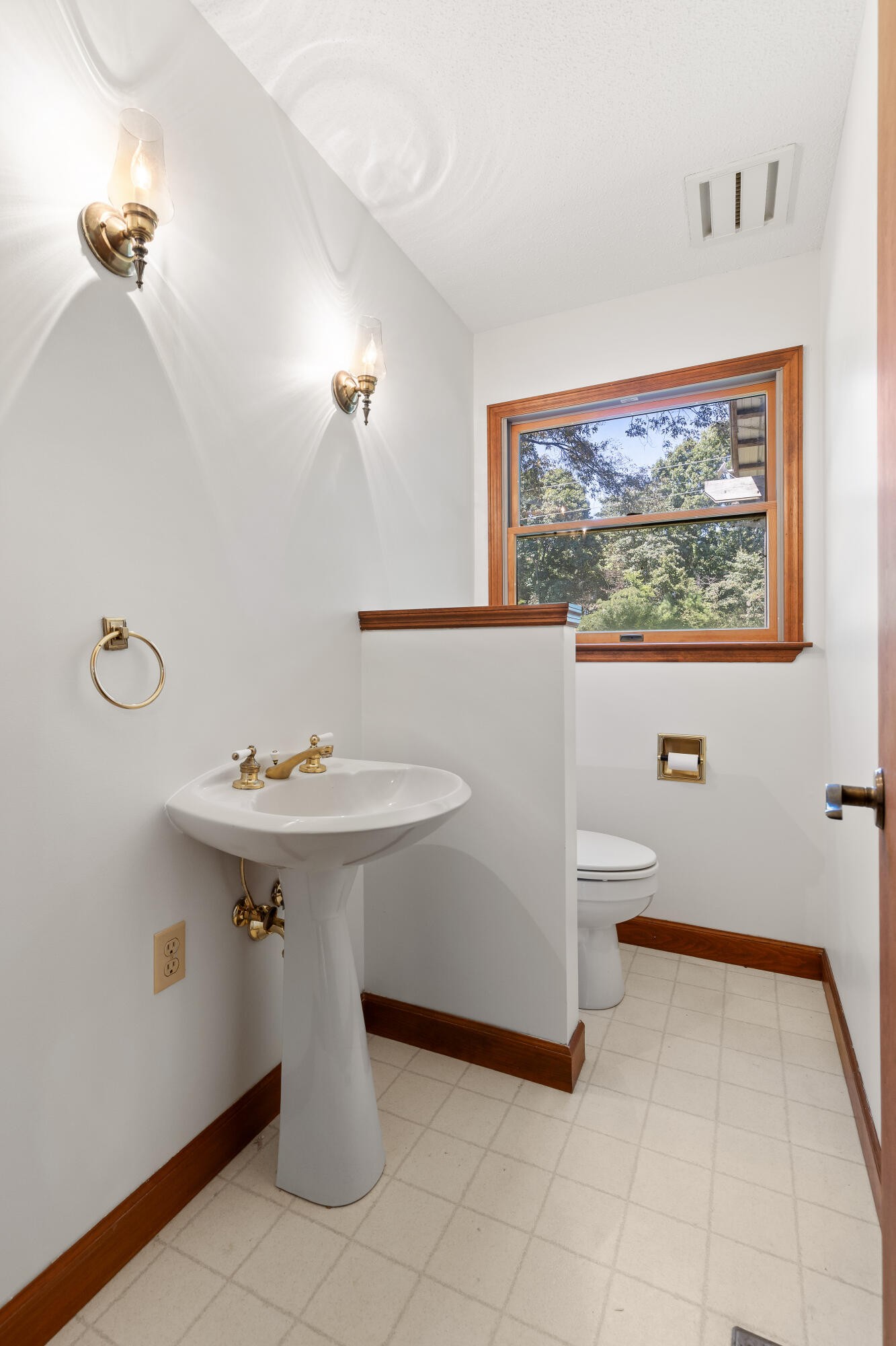 2401 Igou Ferry Road Property Photo 65
