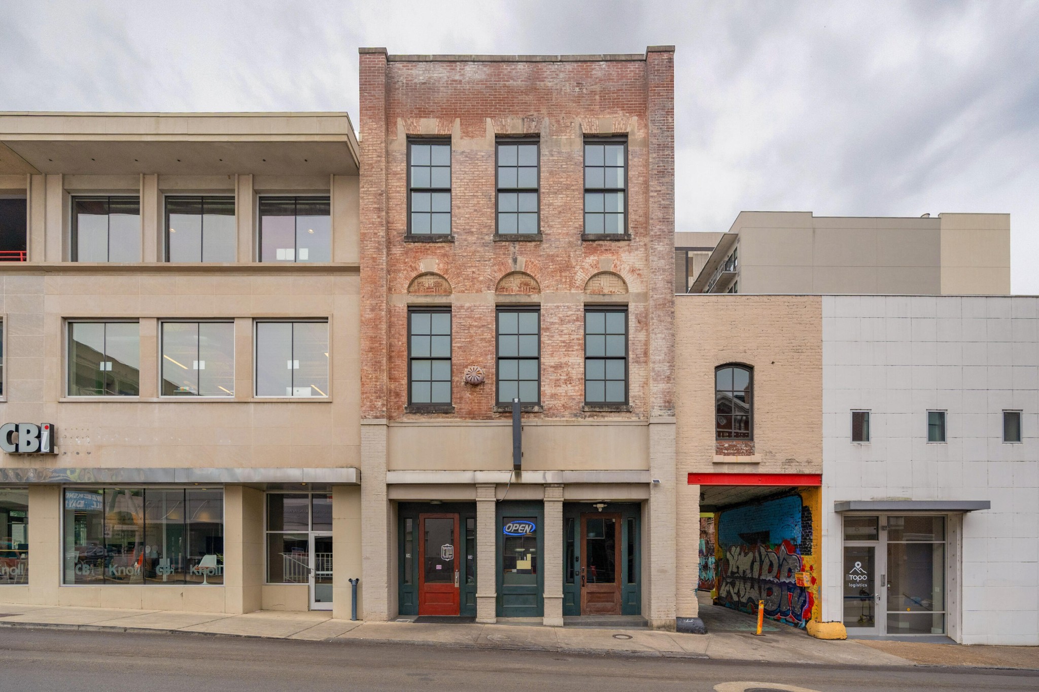 14 E 7th Street Property Photo 1