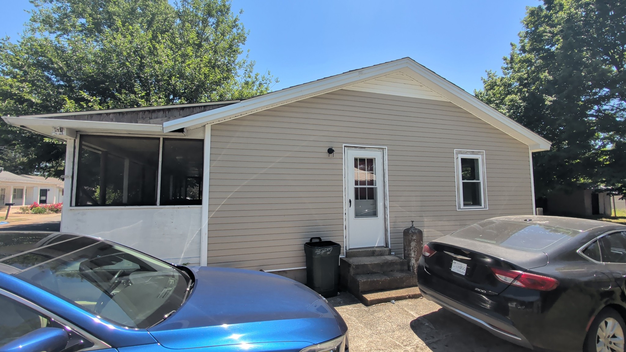 1305 Jones St Property Photo 3