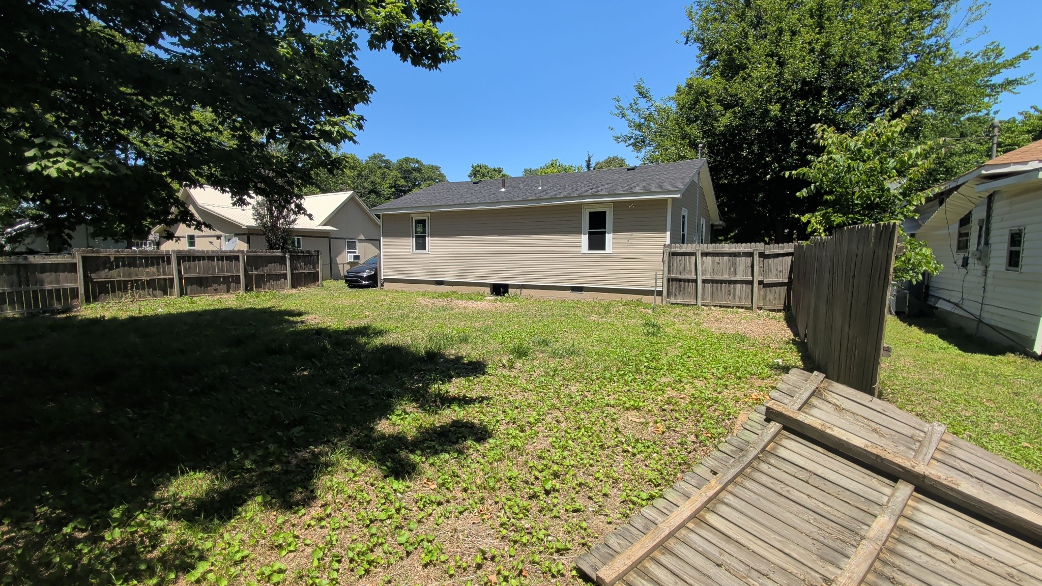 1305 Jones St Property Photo 4