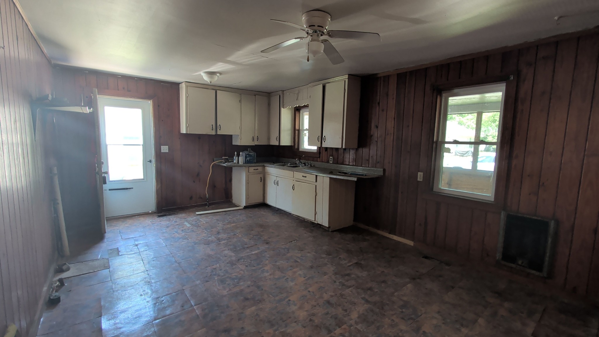 1305 Jones St Property Photo 5