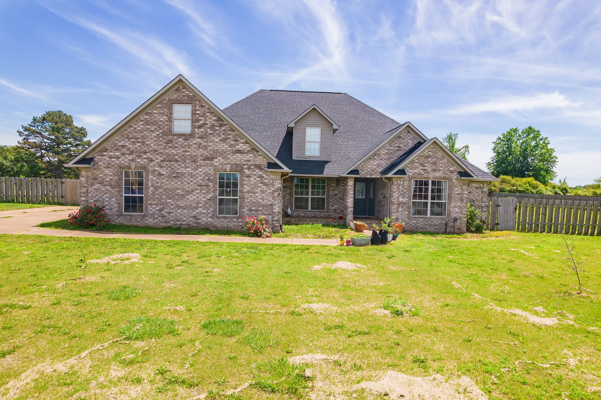 100 Mary Kate Ln Property Photo 1