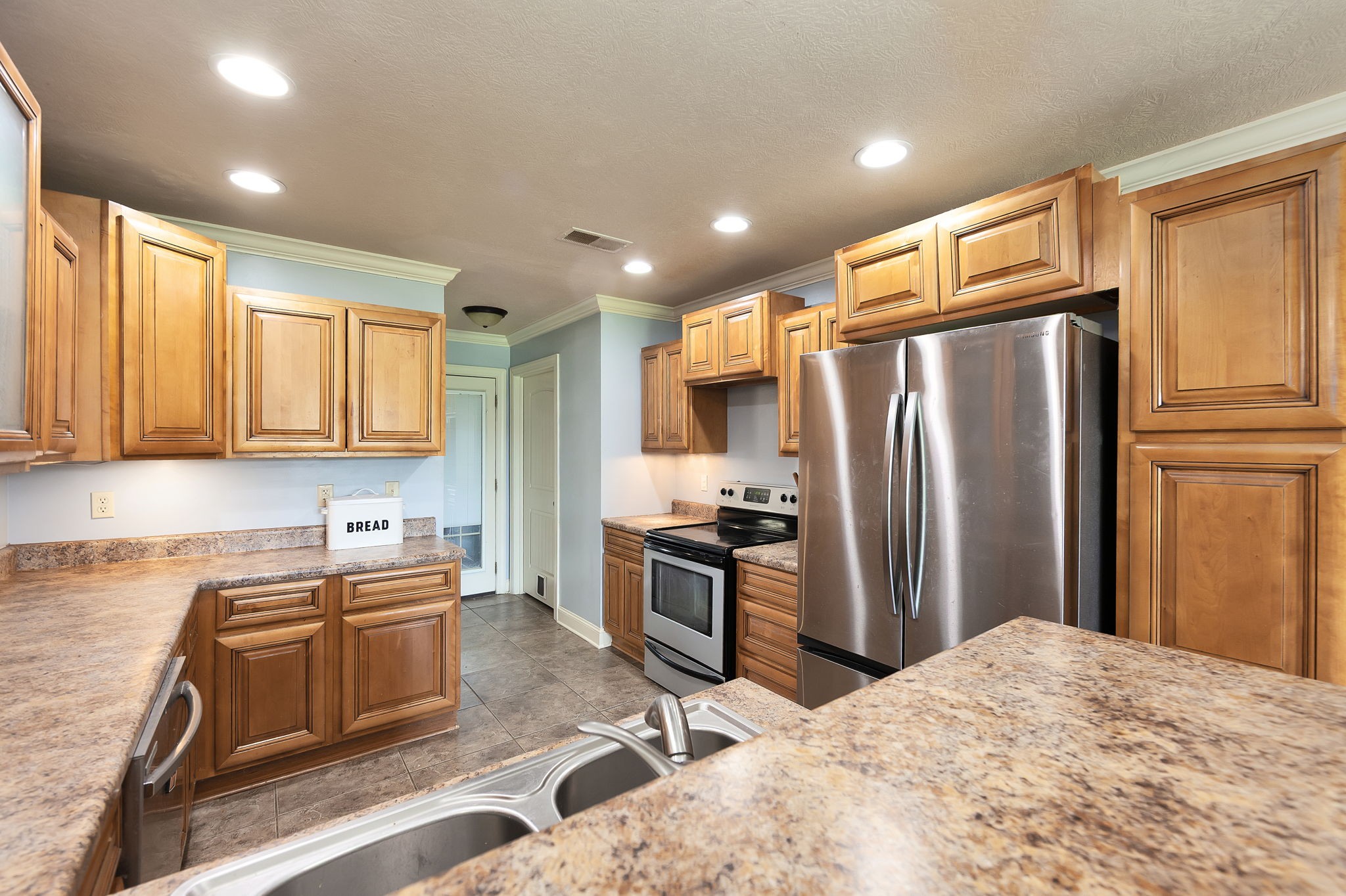 100 Mary Kate Ln Property Photo 8