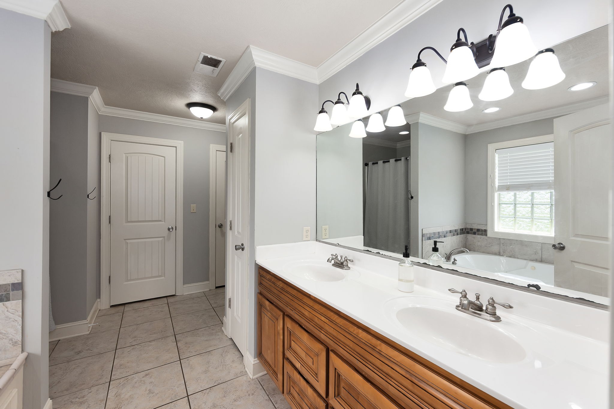 100 Mary Kate Ln Property Photo 17