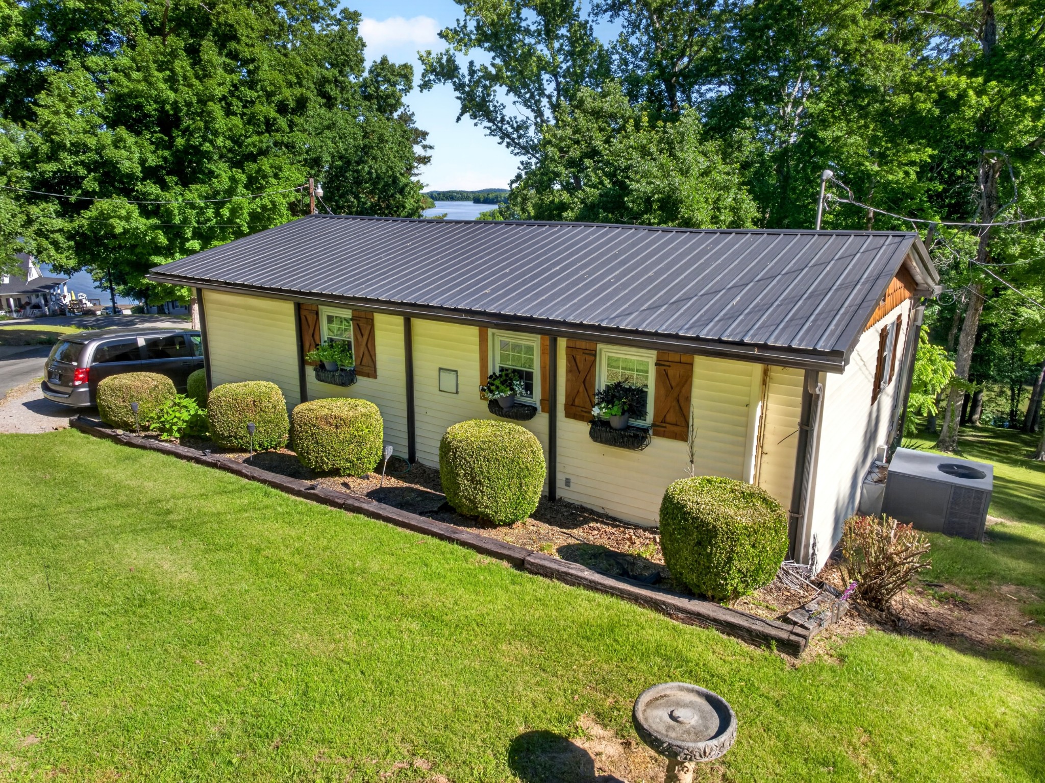 156 Lakeshore Cir Property Photo 1