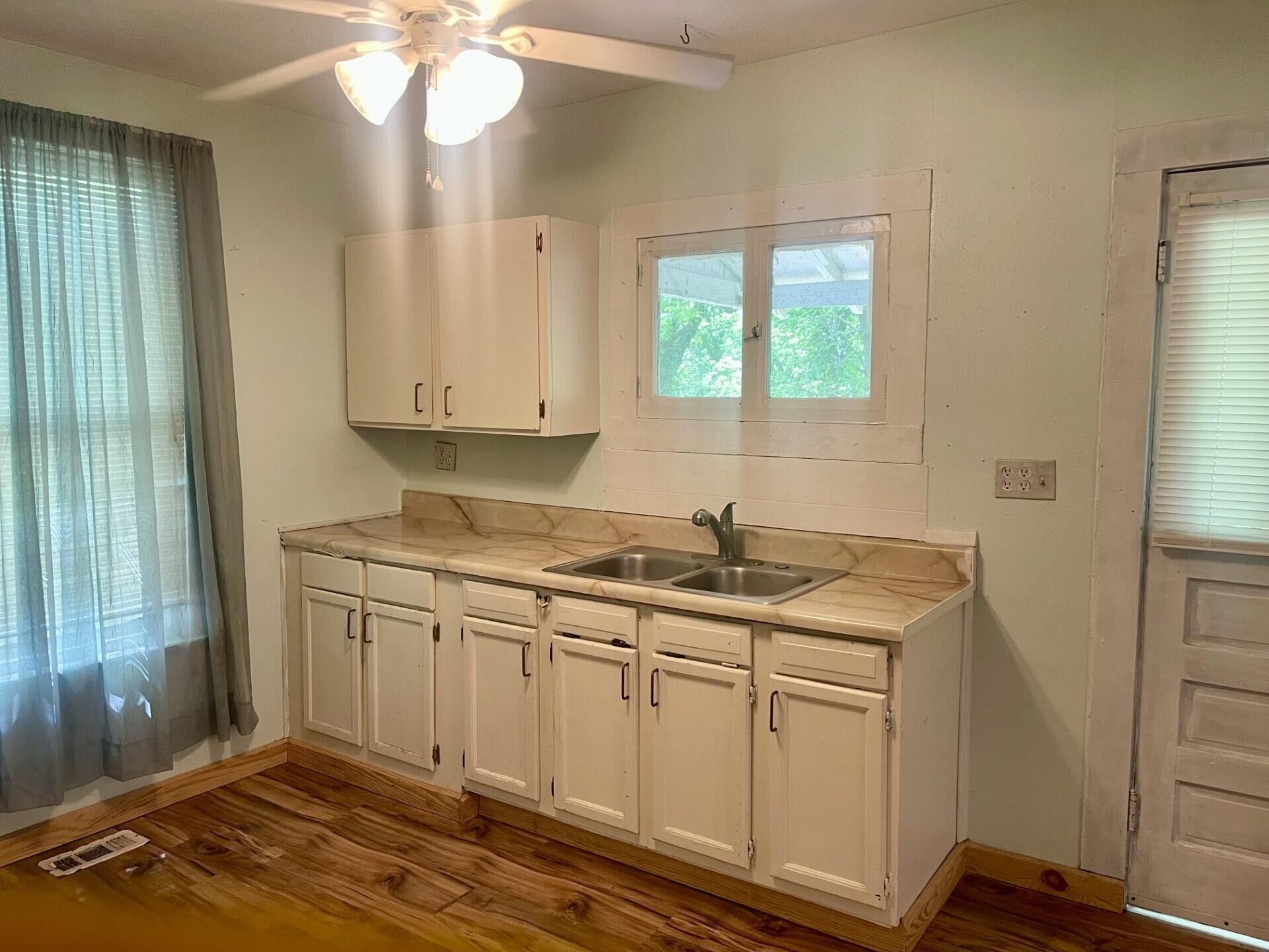 1118 Georgia Avenue Property Photo 7