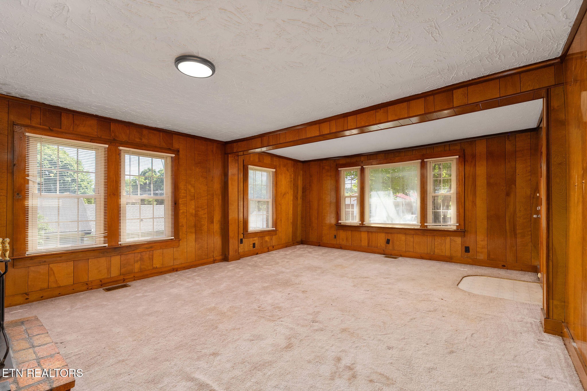 303 E Louise Ave Property Photo 13