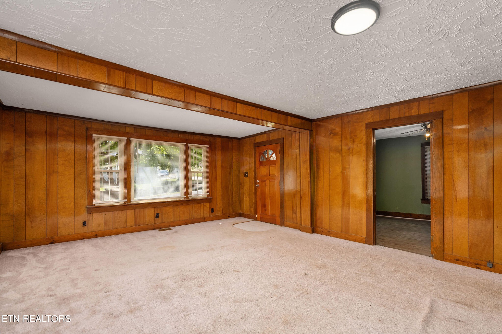 303 E Louise Ave Property Photo 14