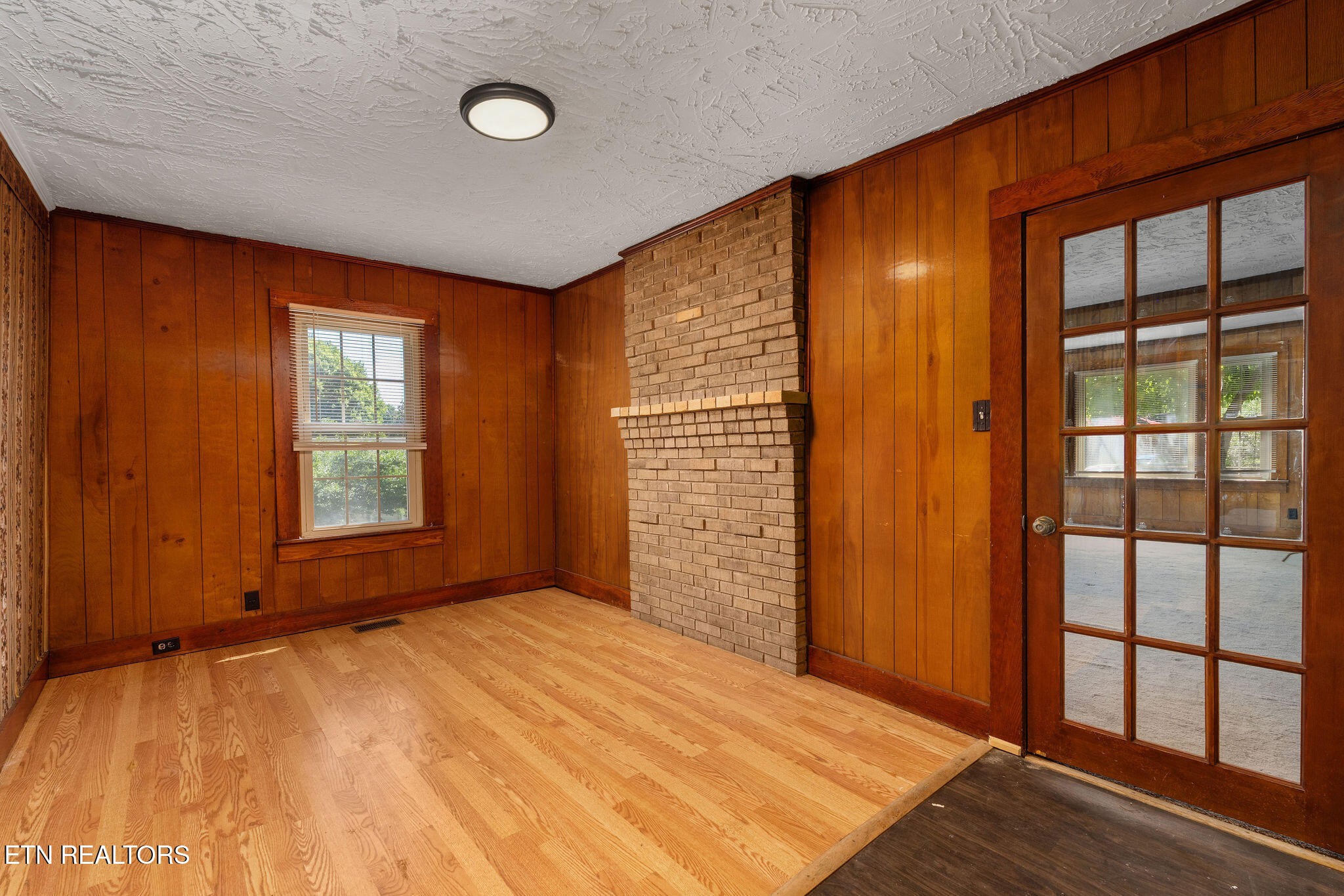 303 E Louise Ave Property Photo 21