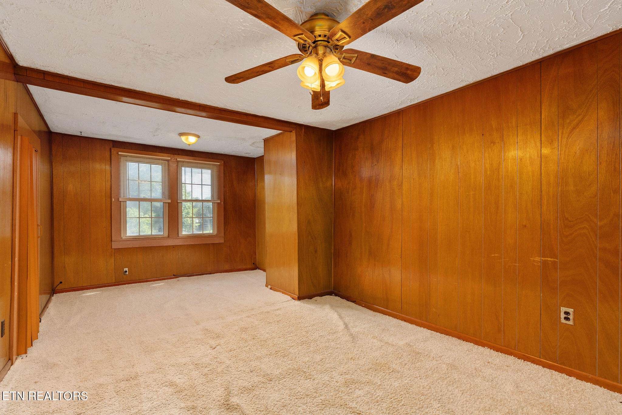303 E Louise Ave Property Photo 34