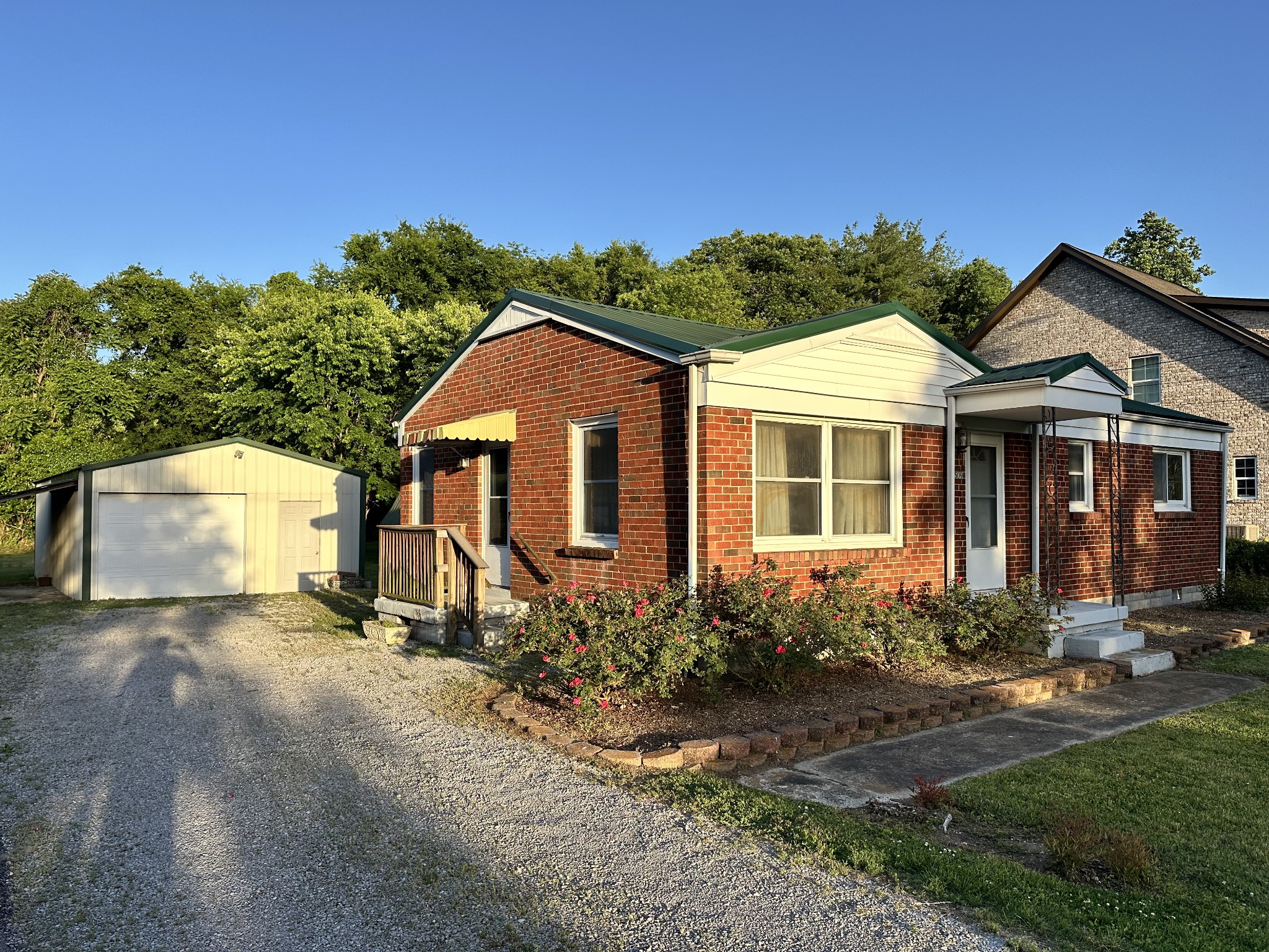 1509 Sunset Dr Property Photo 5