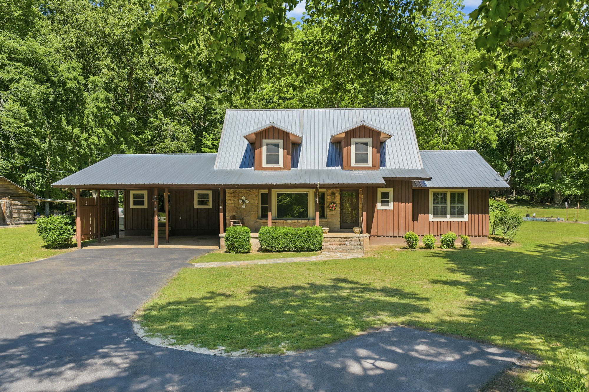 8932 Mount Carmel Rd Property Photo 1