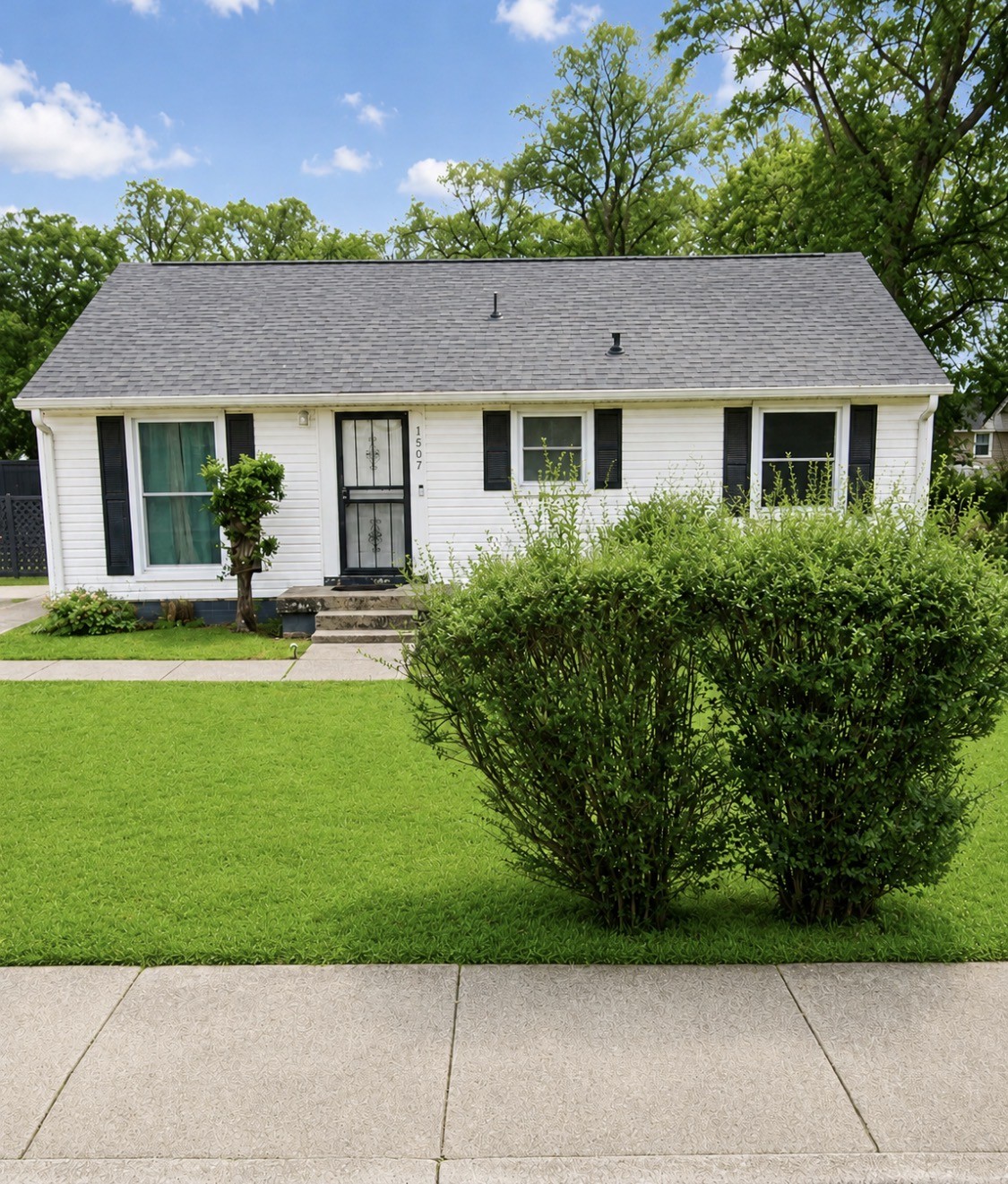 1507 23rd Ave, N Property Photo 1