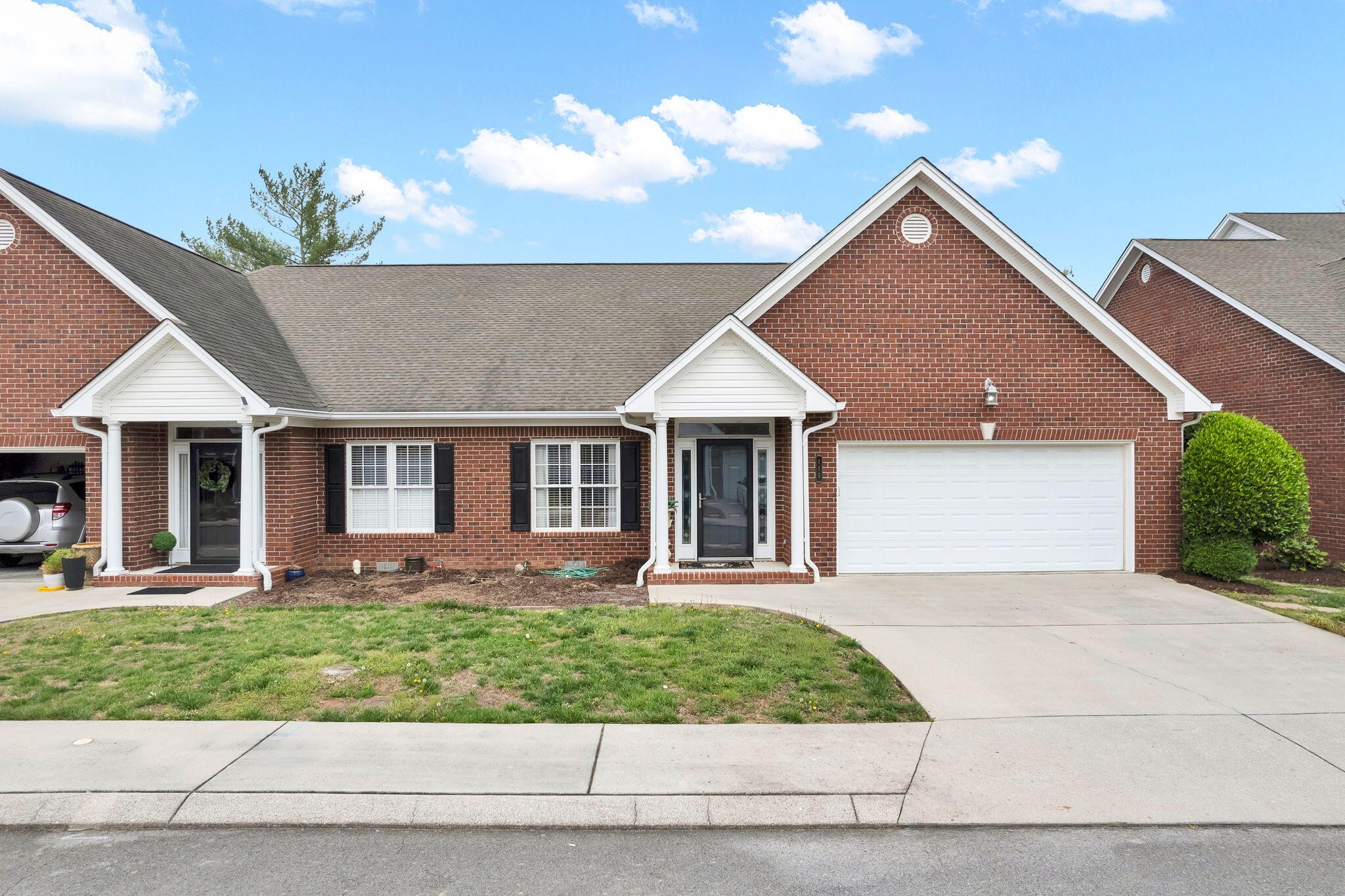 115 Overbriar Drive, Ne Property Photo 1