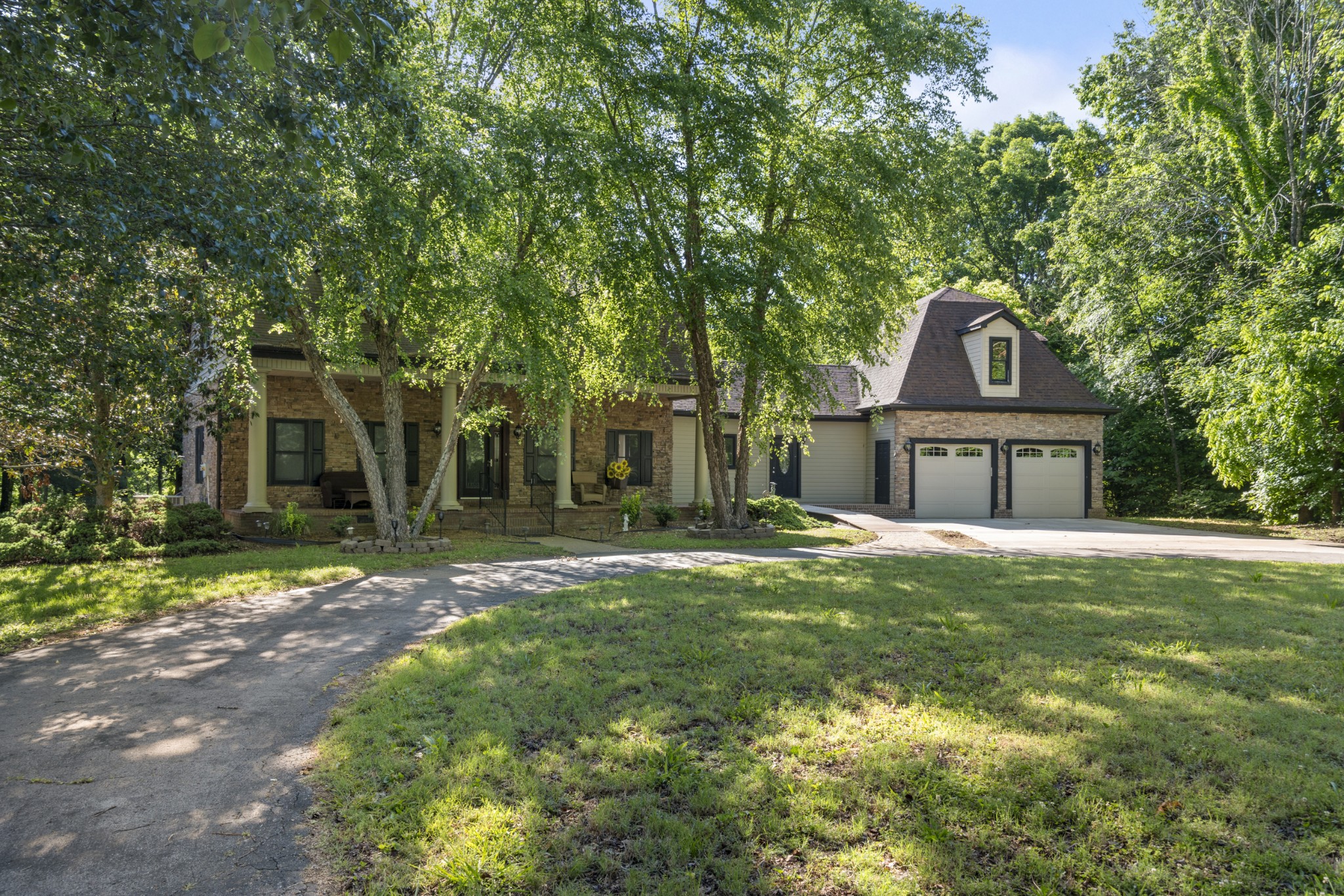 8238 Hawkins Rd Property Photo 1