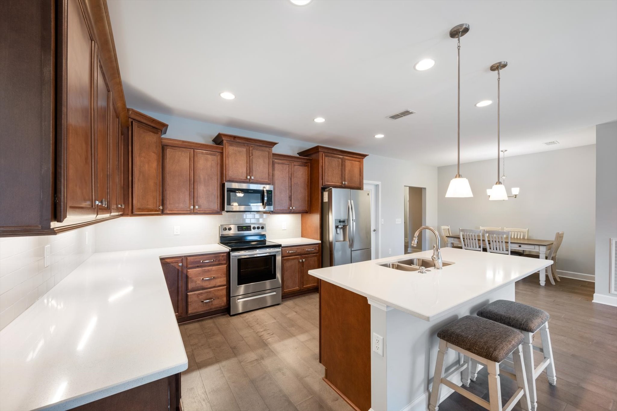 2326 Stonecenter Ln