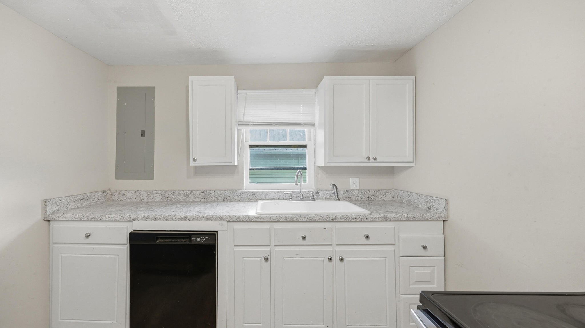 1730 Baugh Street, Ne Property Photo 14