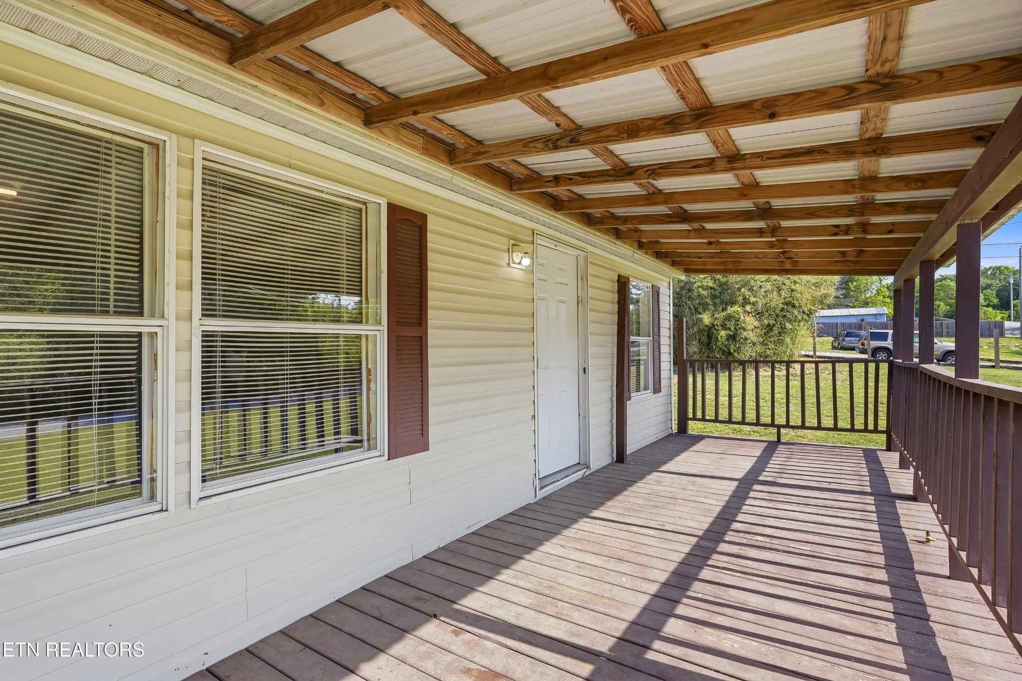 152 Woodlawn Drive Property Photo 2