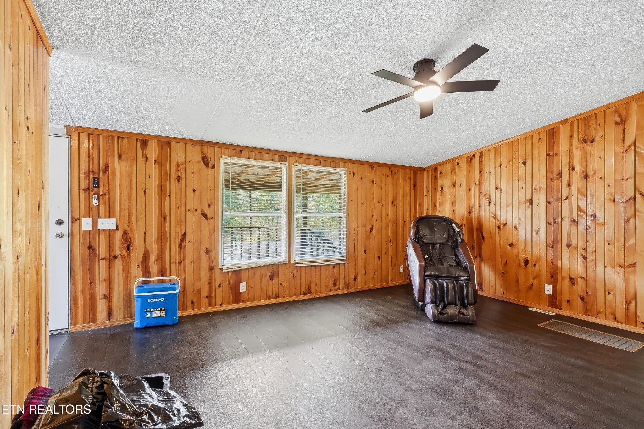 152 Woodlawn Drive Property Photo 4
