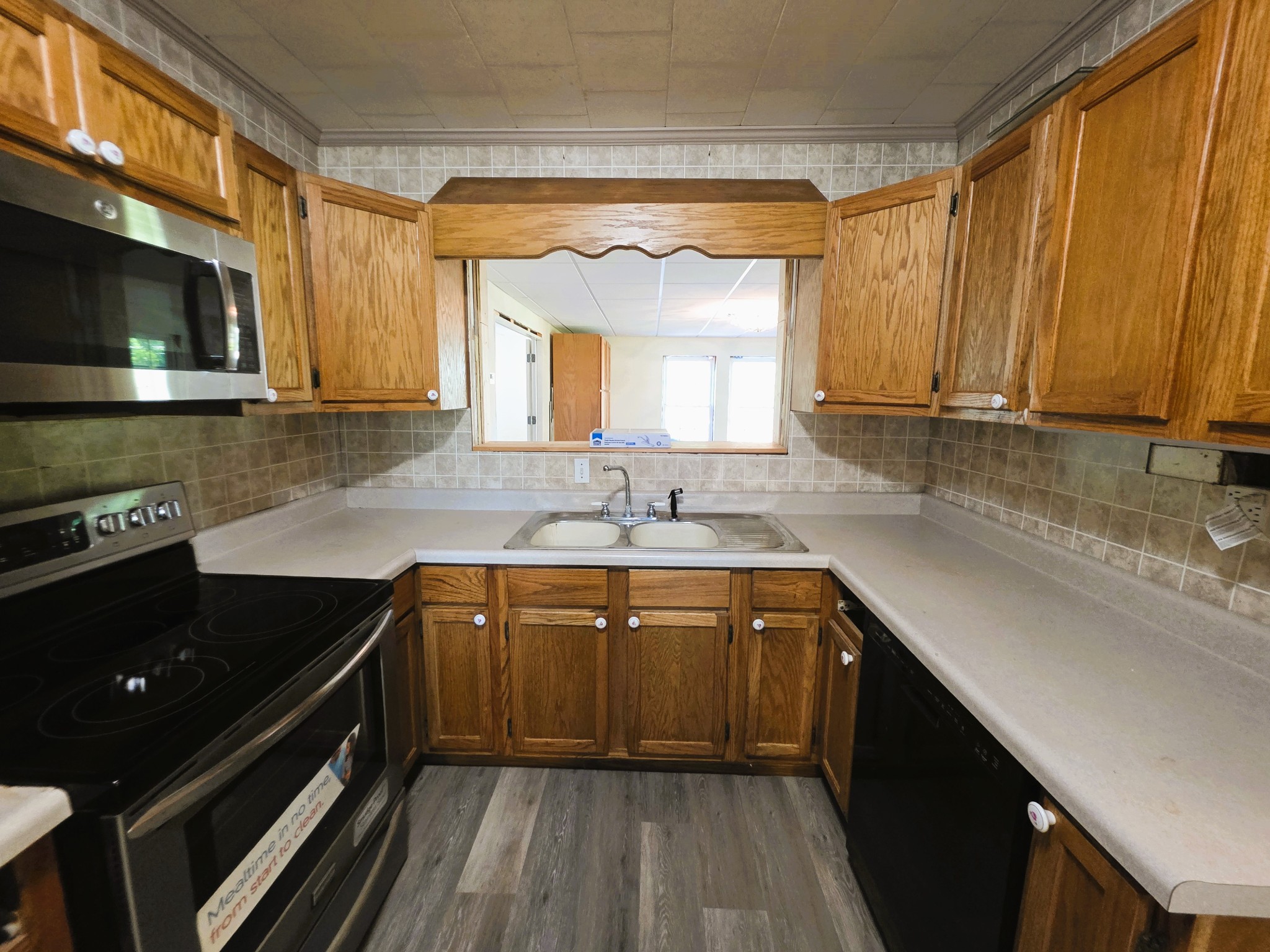 122 W Lake St Property Photo 16
