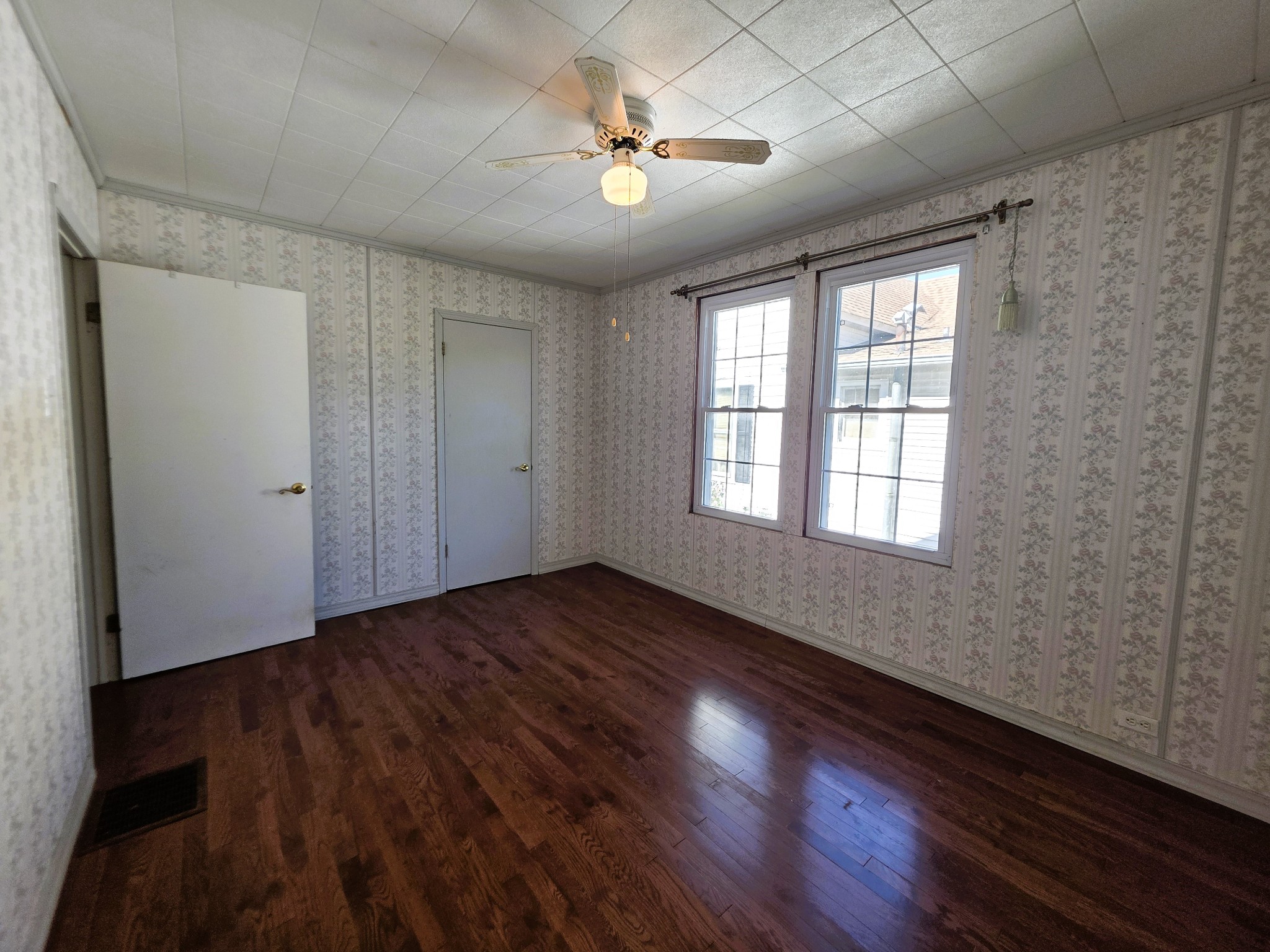 122 W Lake St Property Photo 31