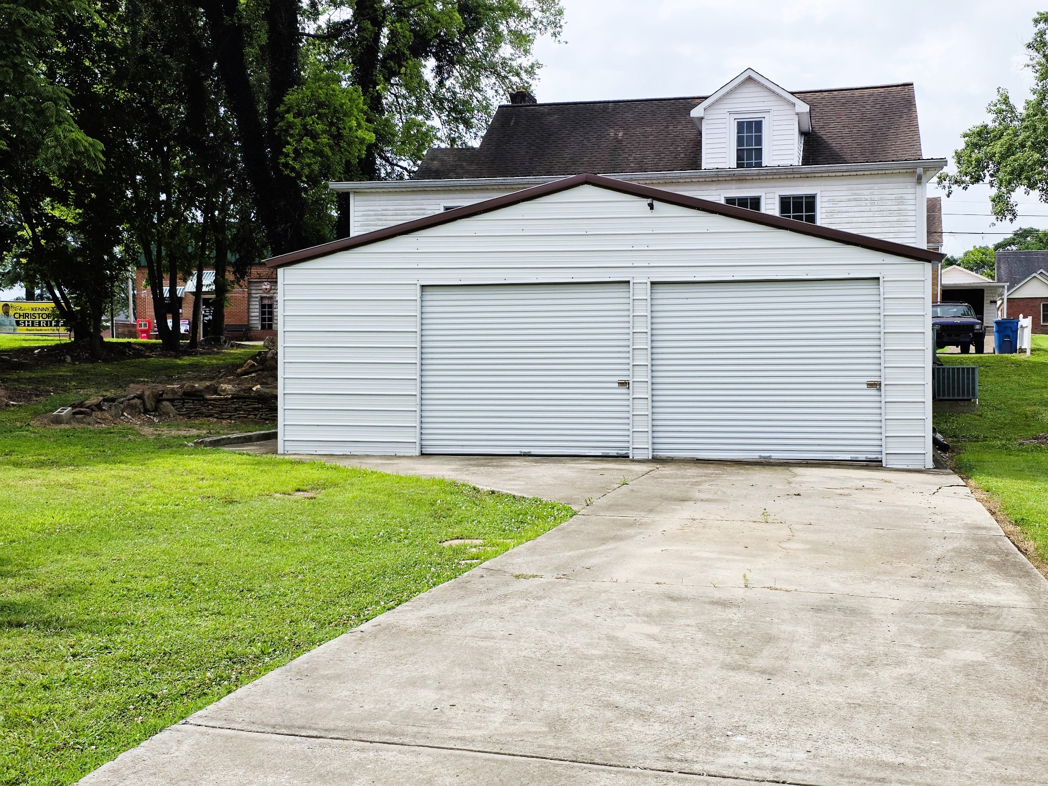 122 W Lake St Property Photo 43
