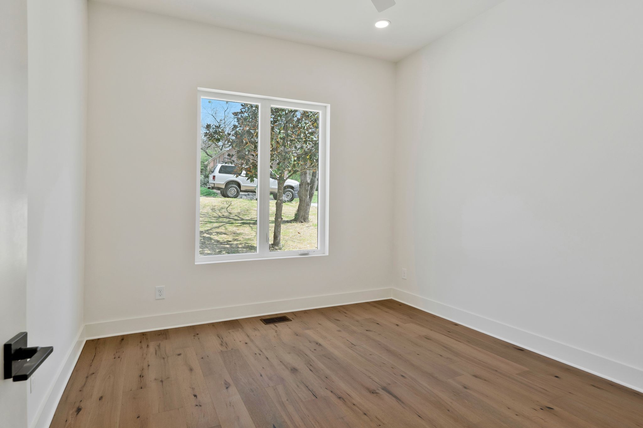 2310 Ilolo St Property Photo 3