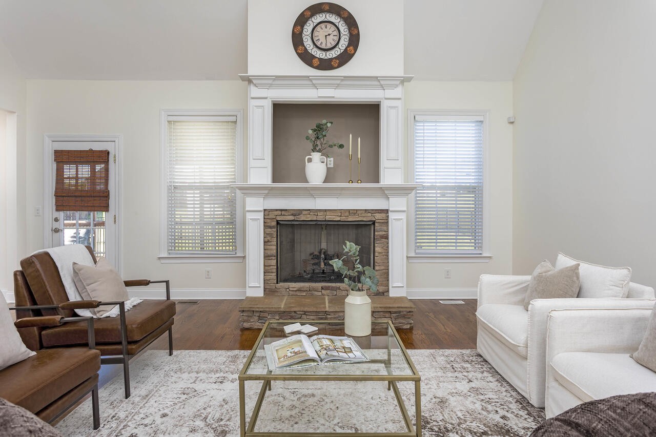 152 Winding Glen Drive, Nw Property Photo 13