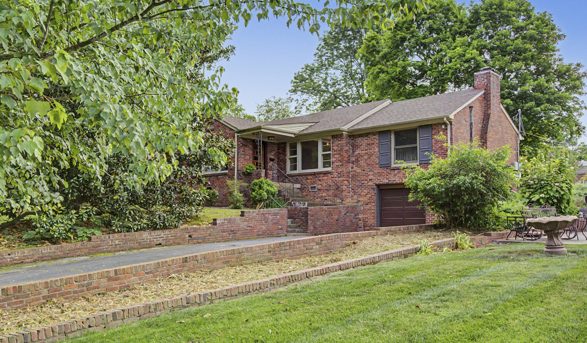 208 Trahern Ln Property Photo 1