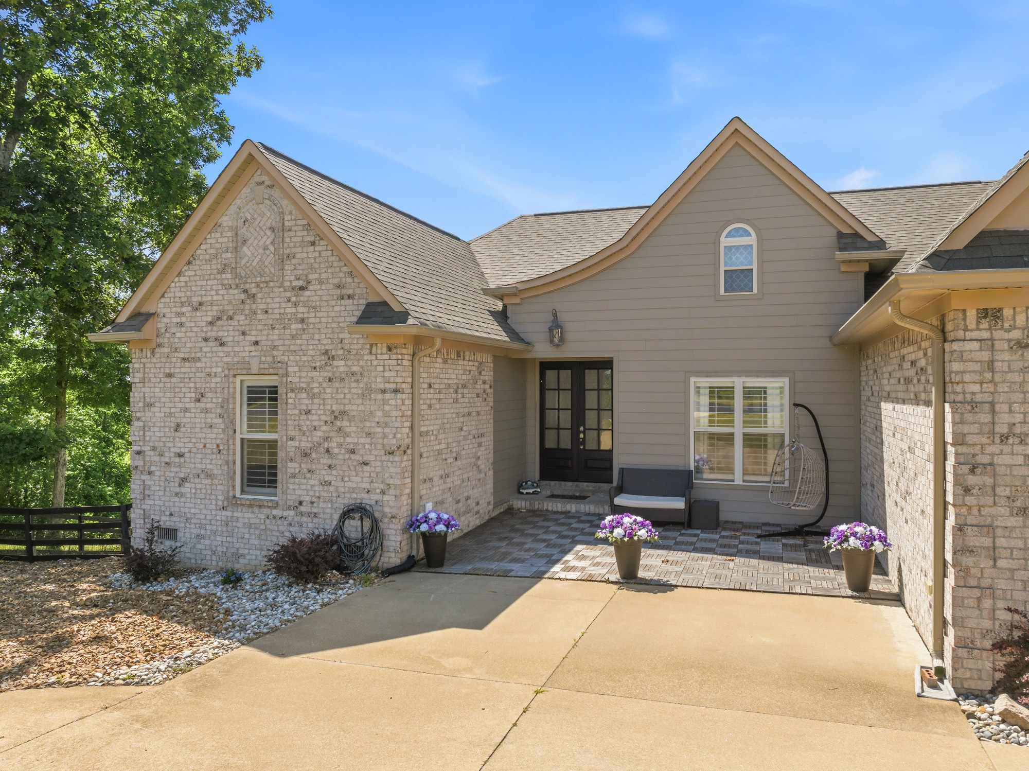 300 Rivers Edge Dr Property Photo 3
