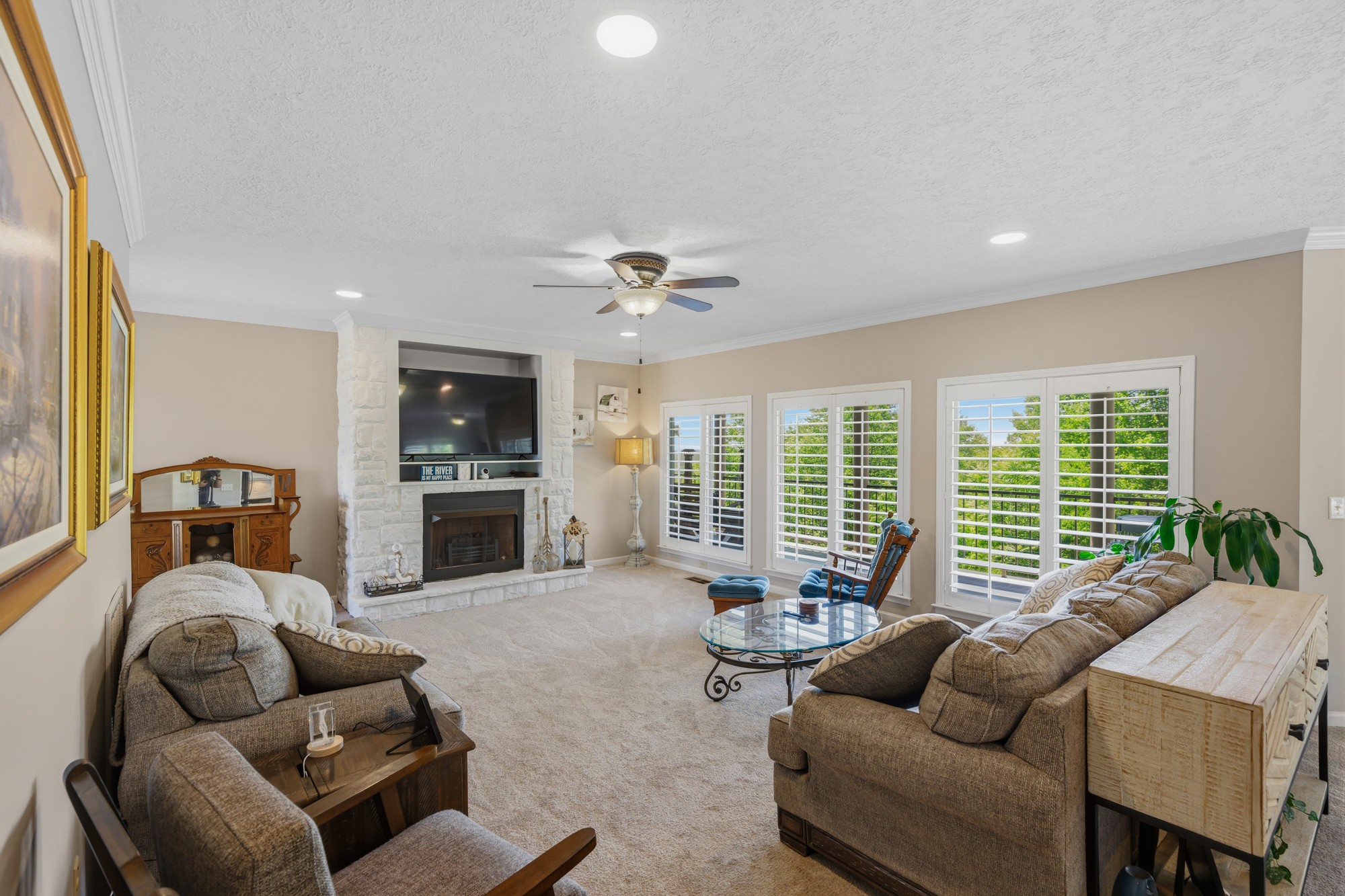 300 Rivers Edge Dr Property Photo 7