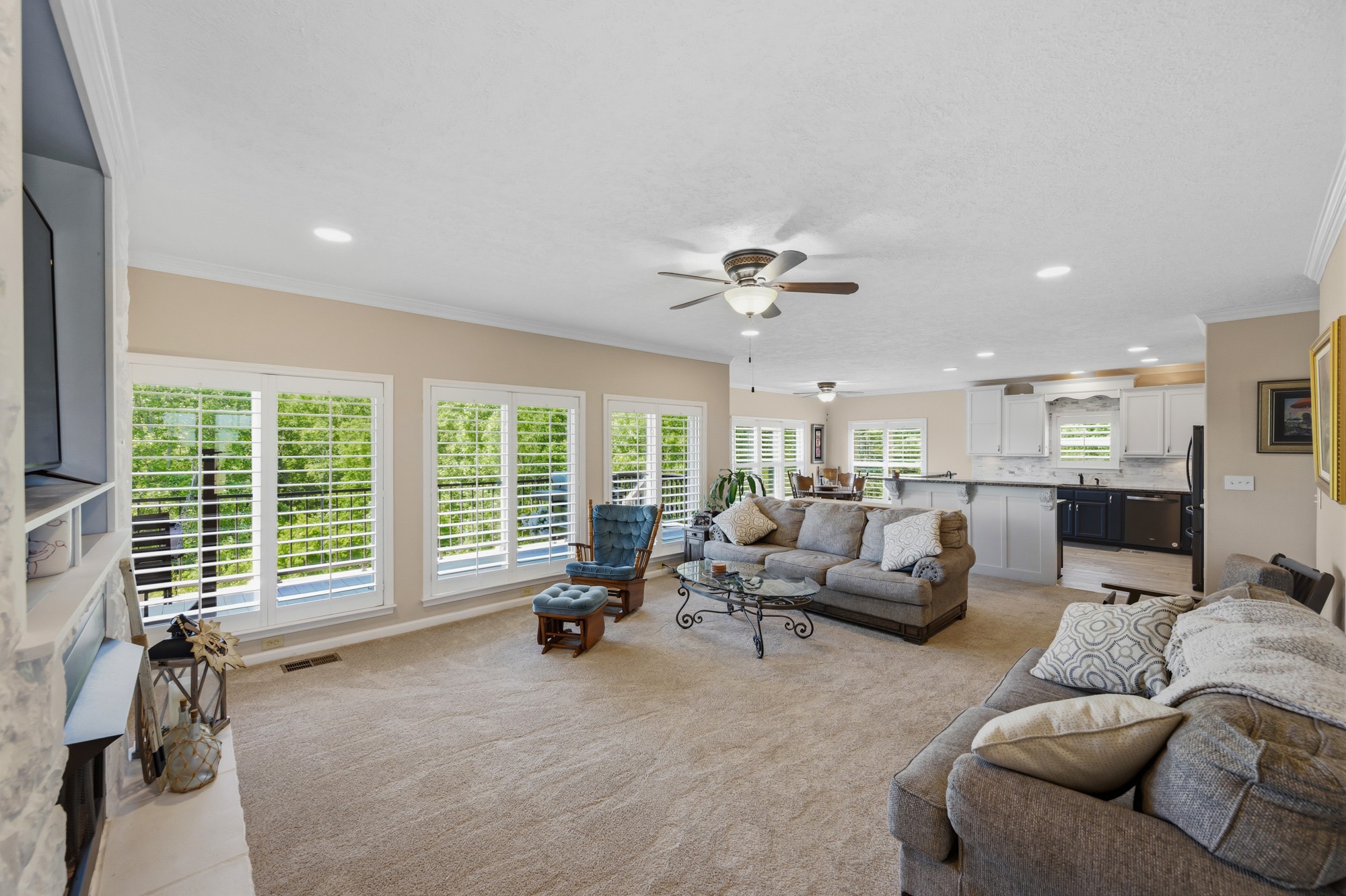 300 Rivers Edge Dr Property Photo 8