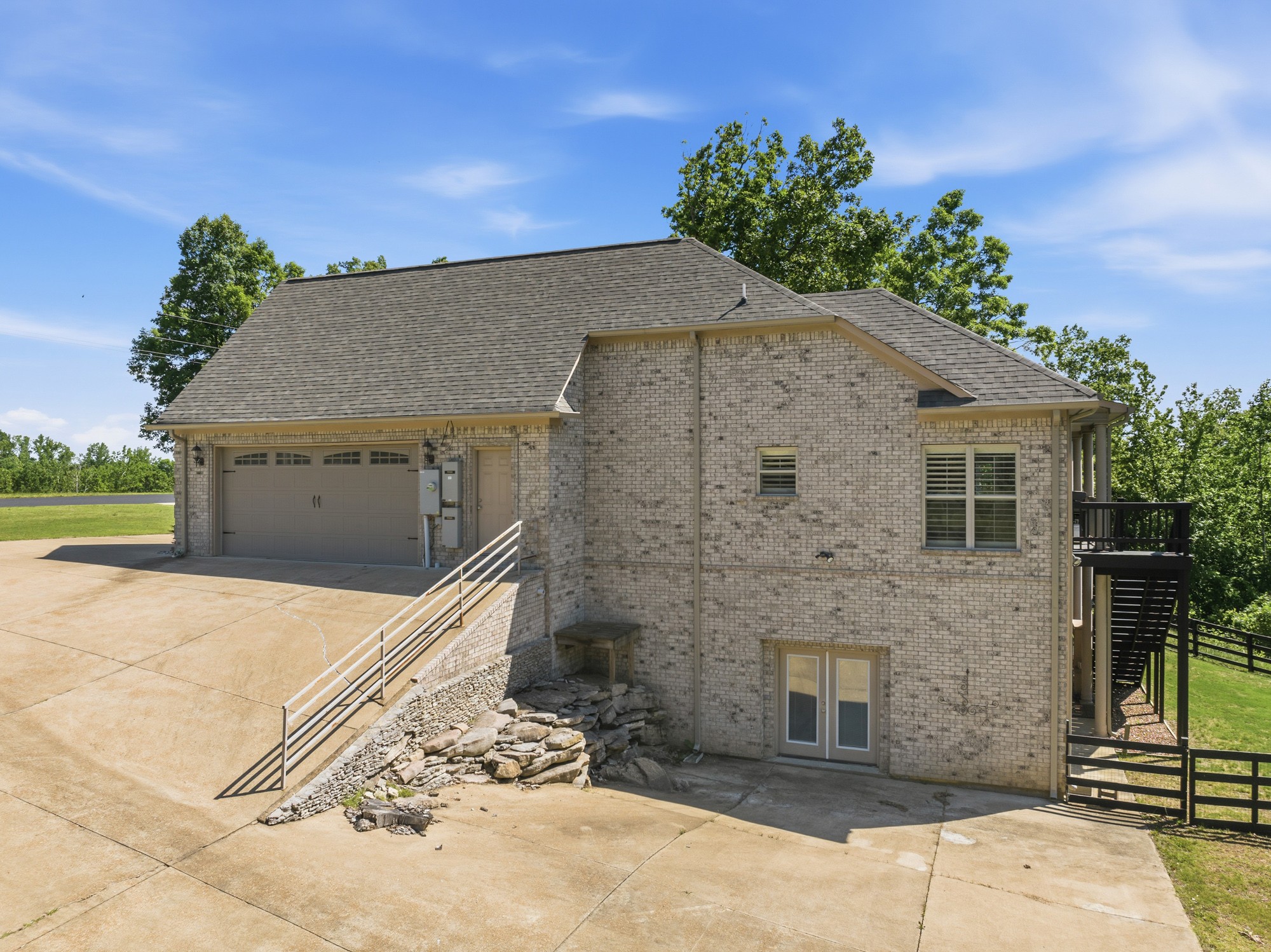 300 Rivers Edge Dr Property Photo 39