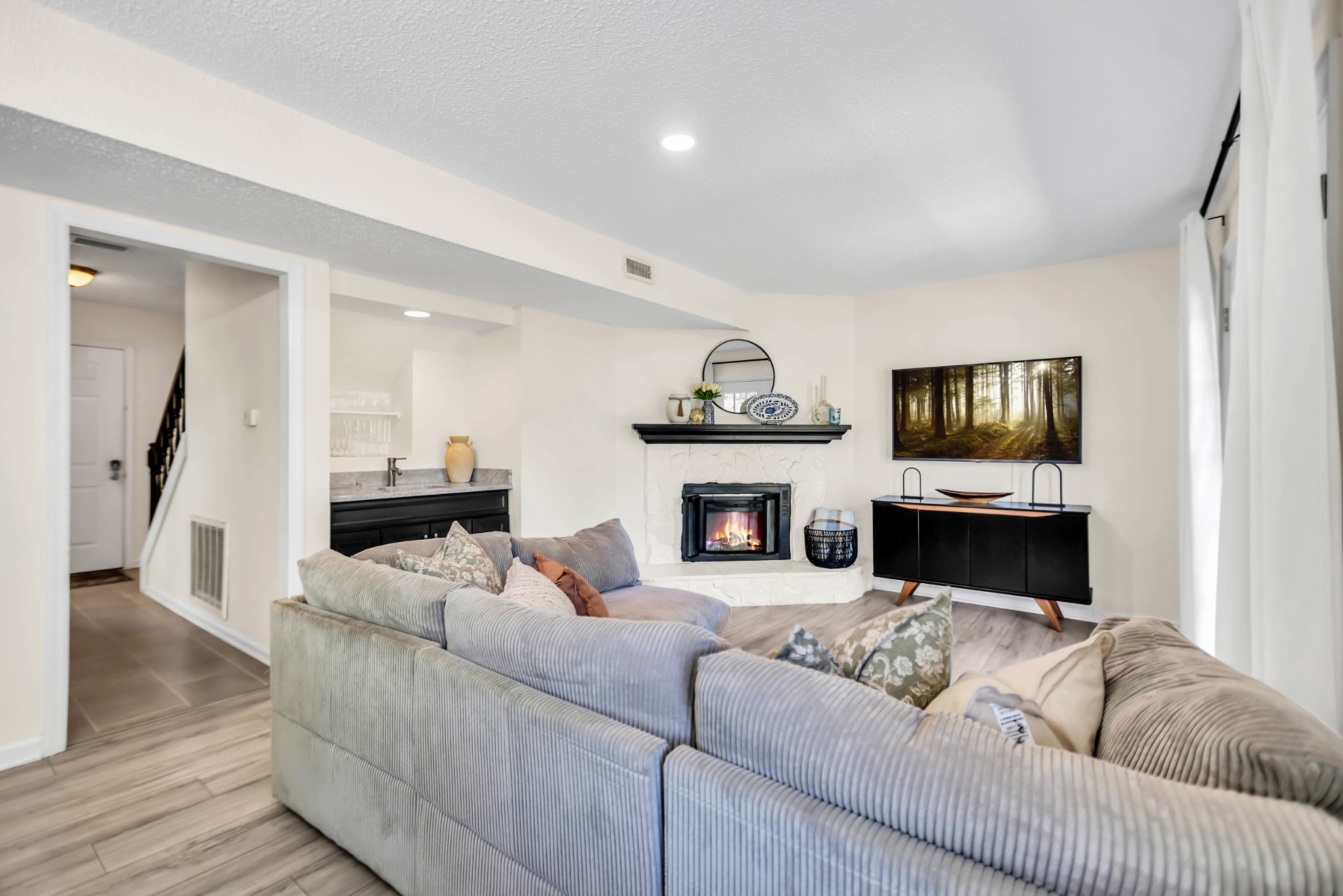 107 Maple Way, N Property Photo 1