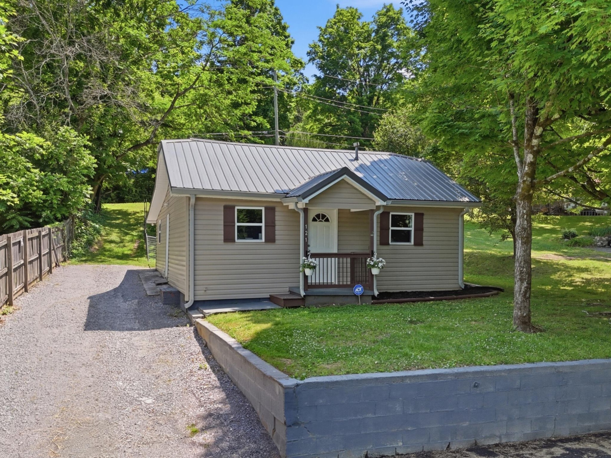 121 Sharp Road Property Photo 1