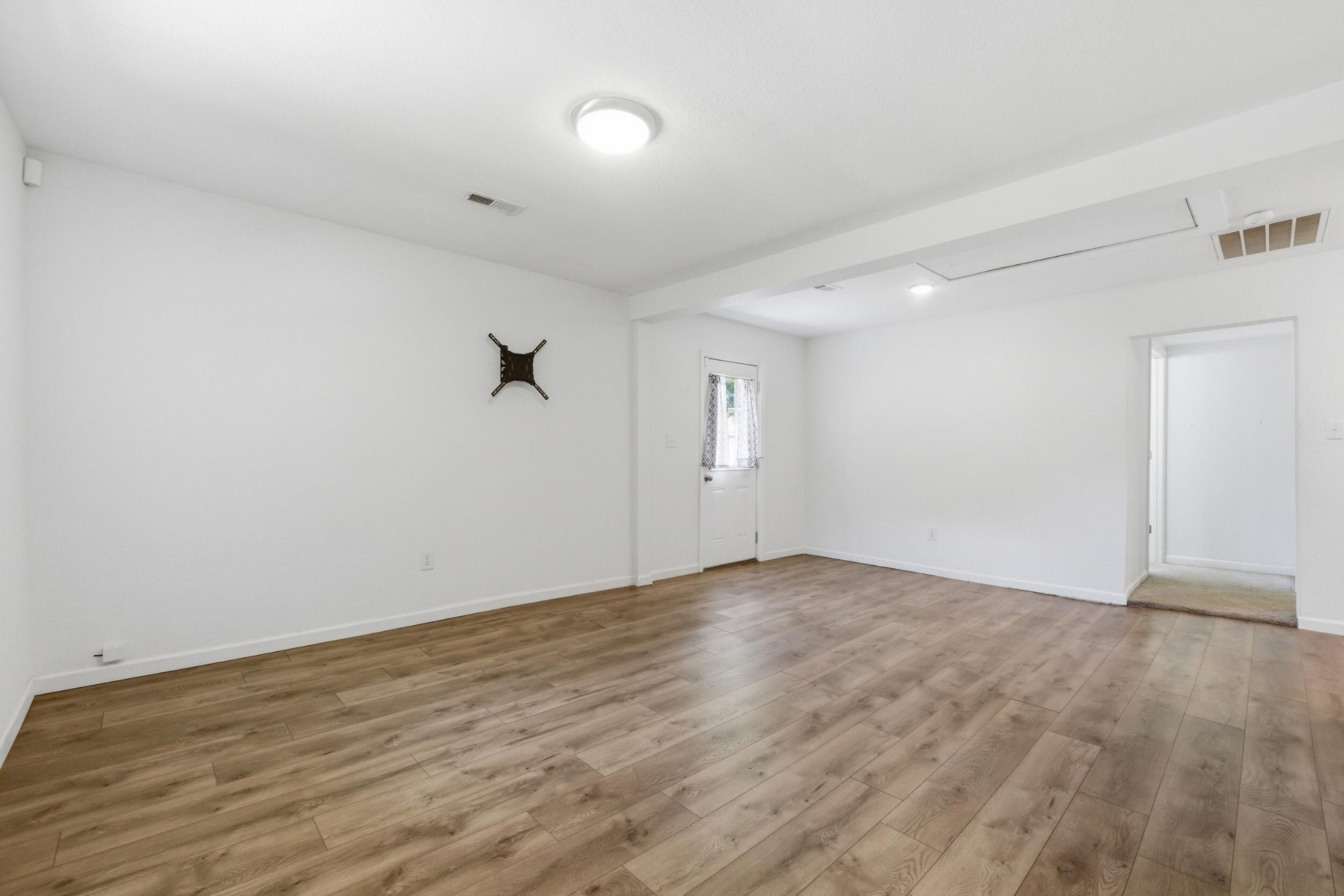 121 Sharp Road Property Photo 3