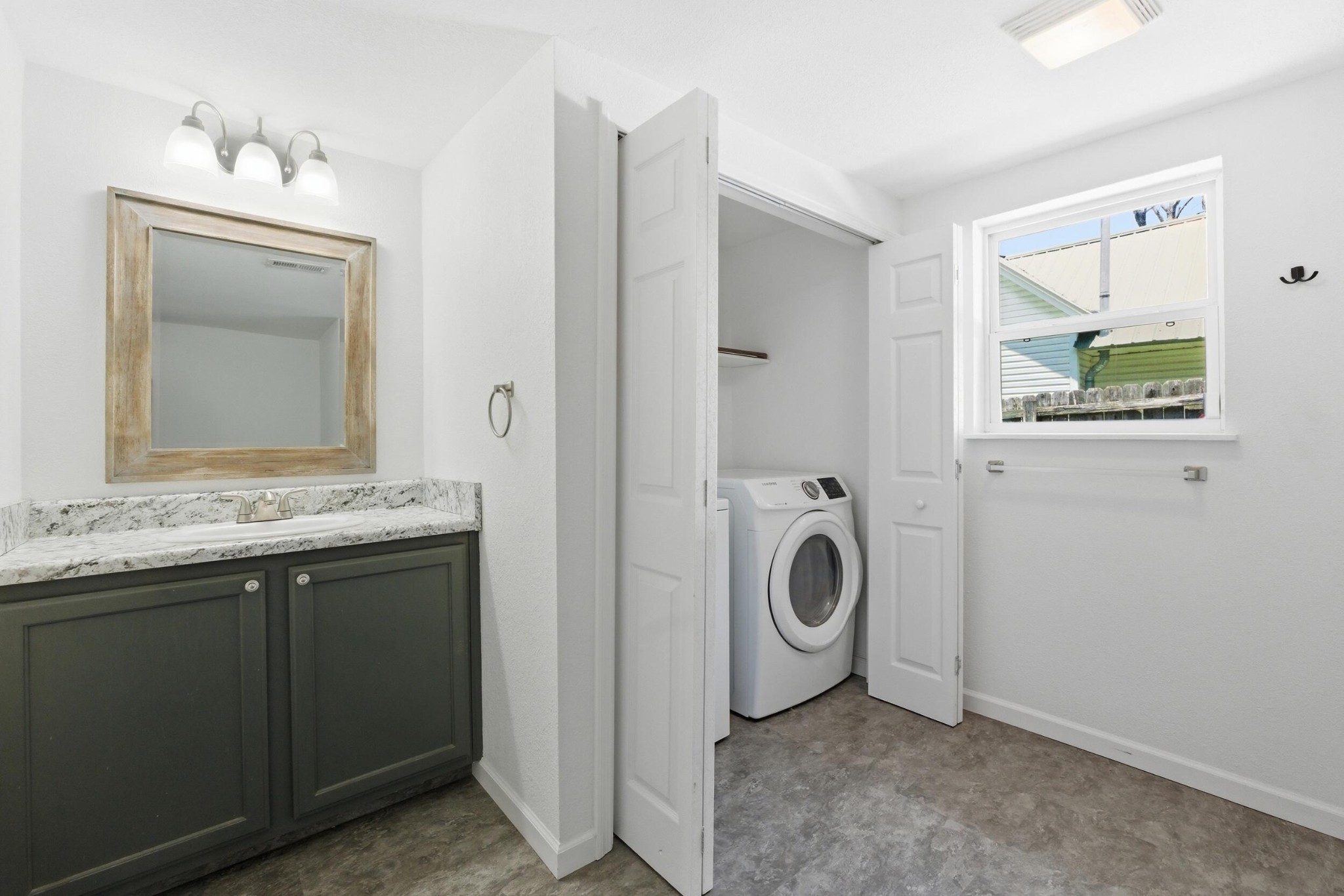 121 Sharp Road Property Photo 11