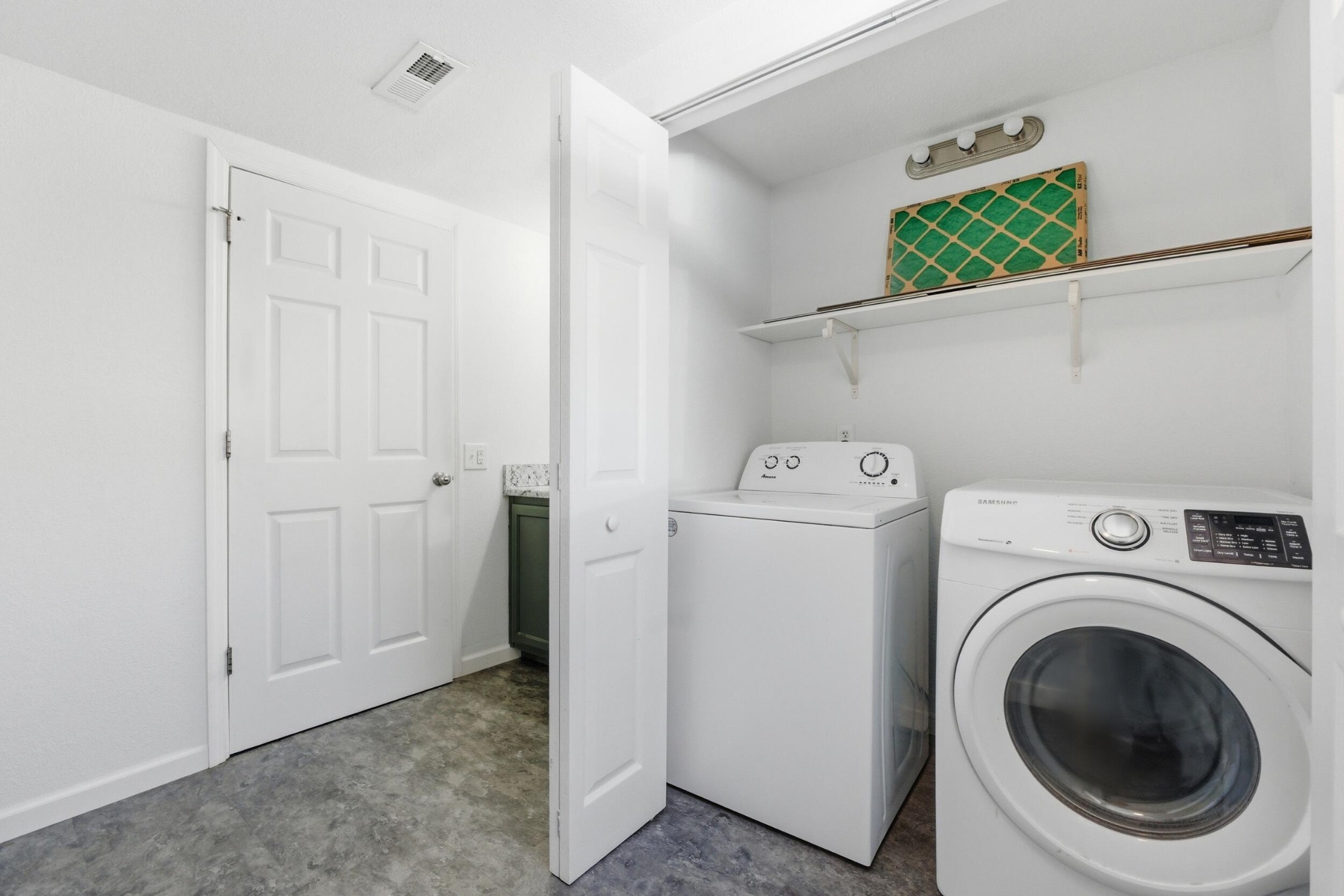 121 Sharp Road Property Photo 12