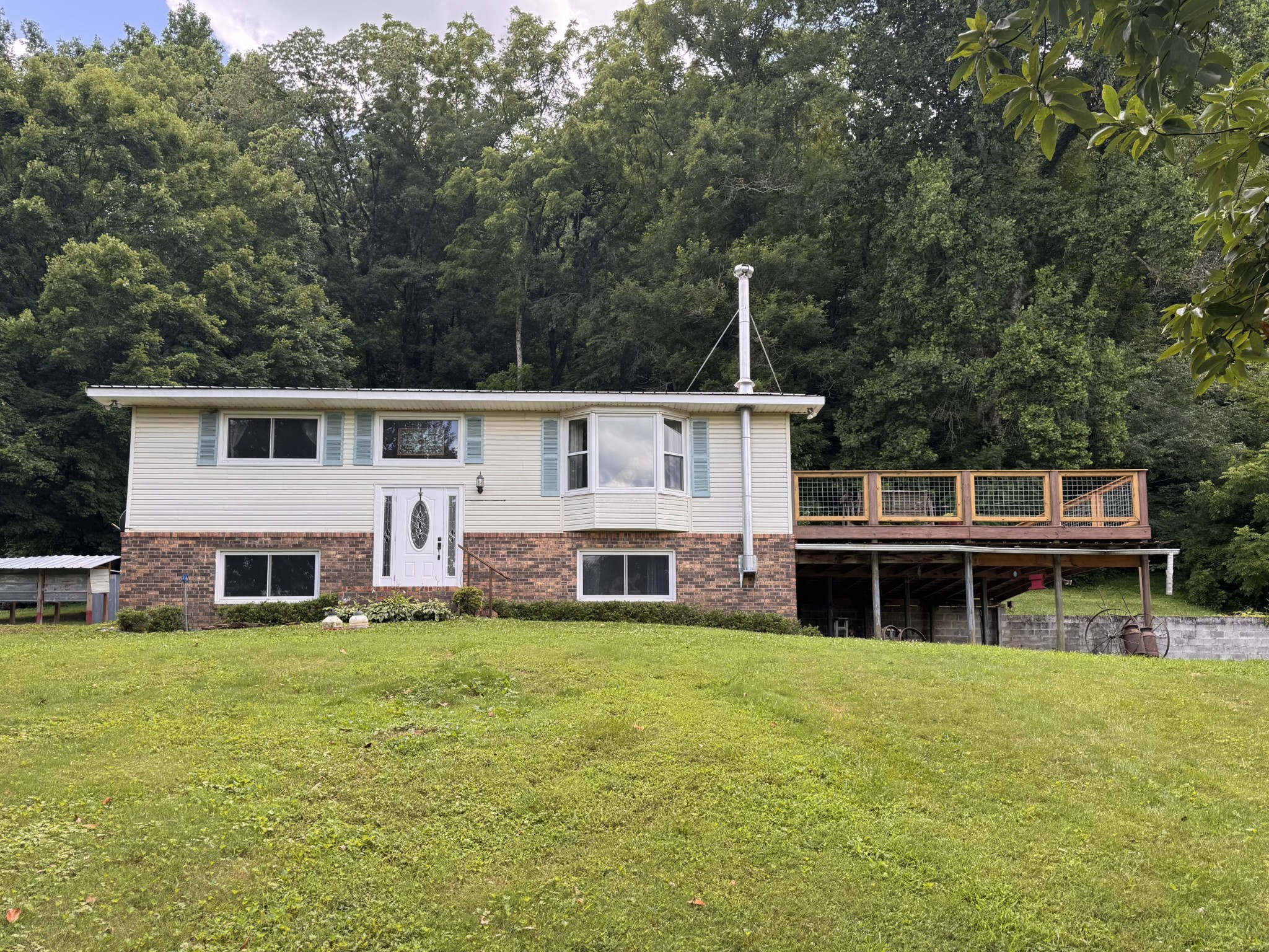 638 Mimosa Rd Property Photo 1