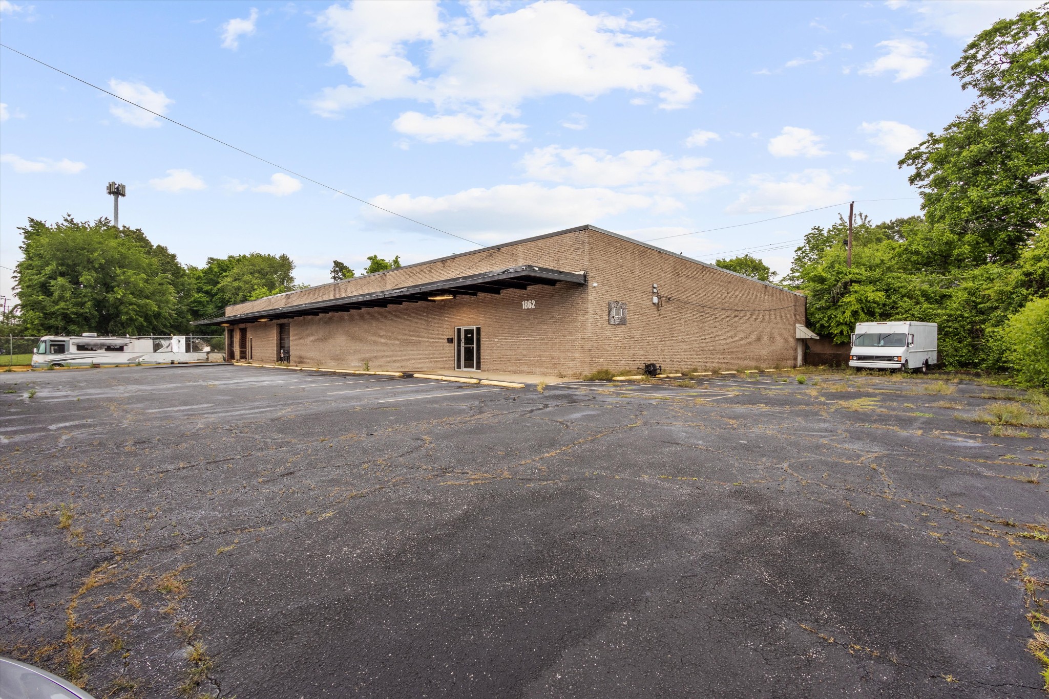 1862 Latham St Property Photo 2