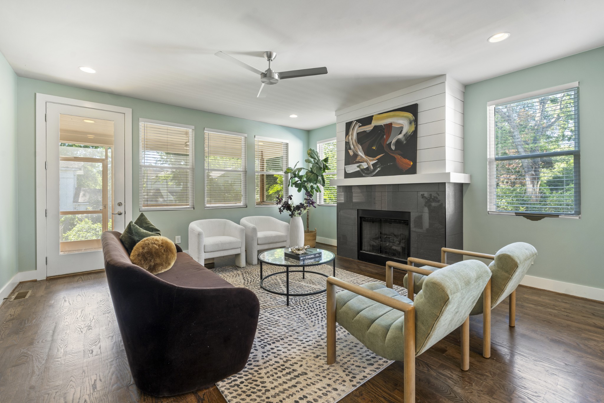2216 Sadler Ave