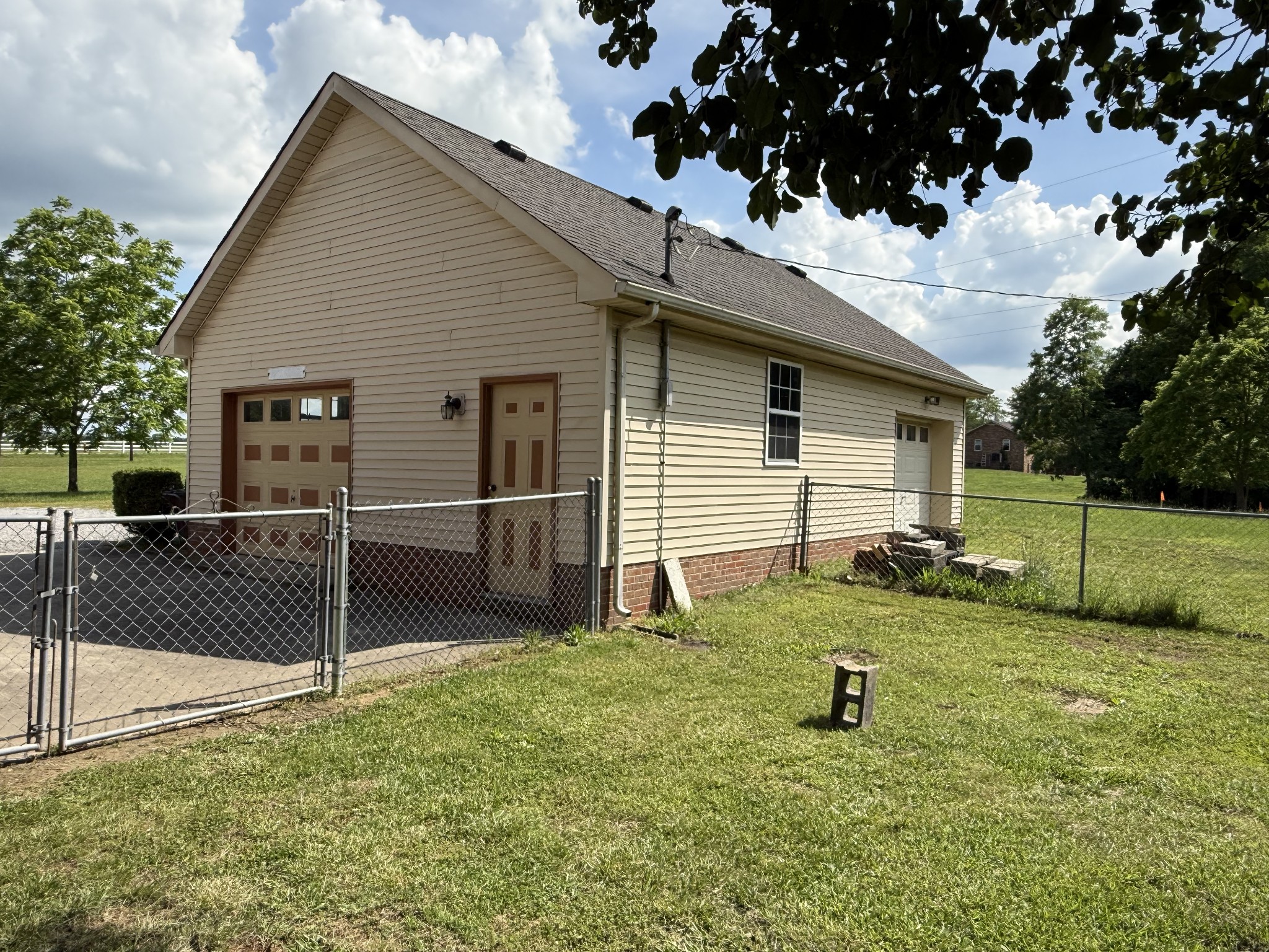 3168 Maxey Rd Property Photo 9