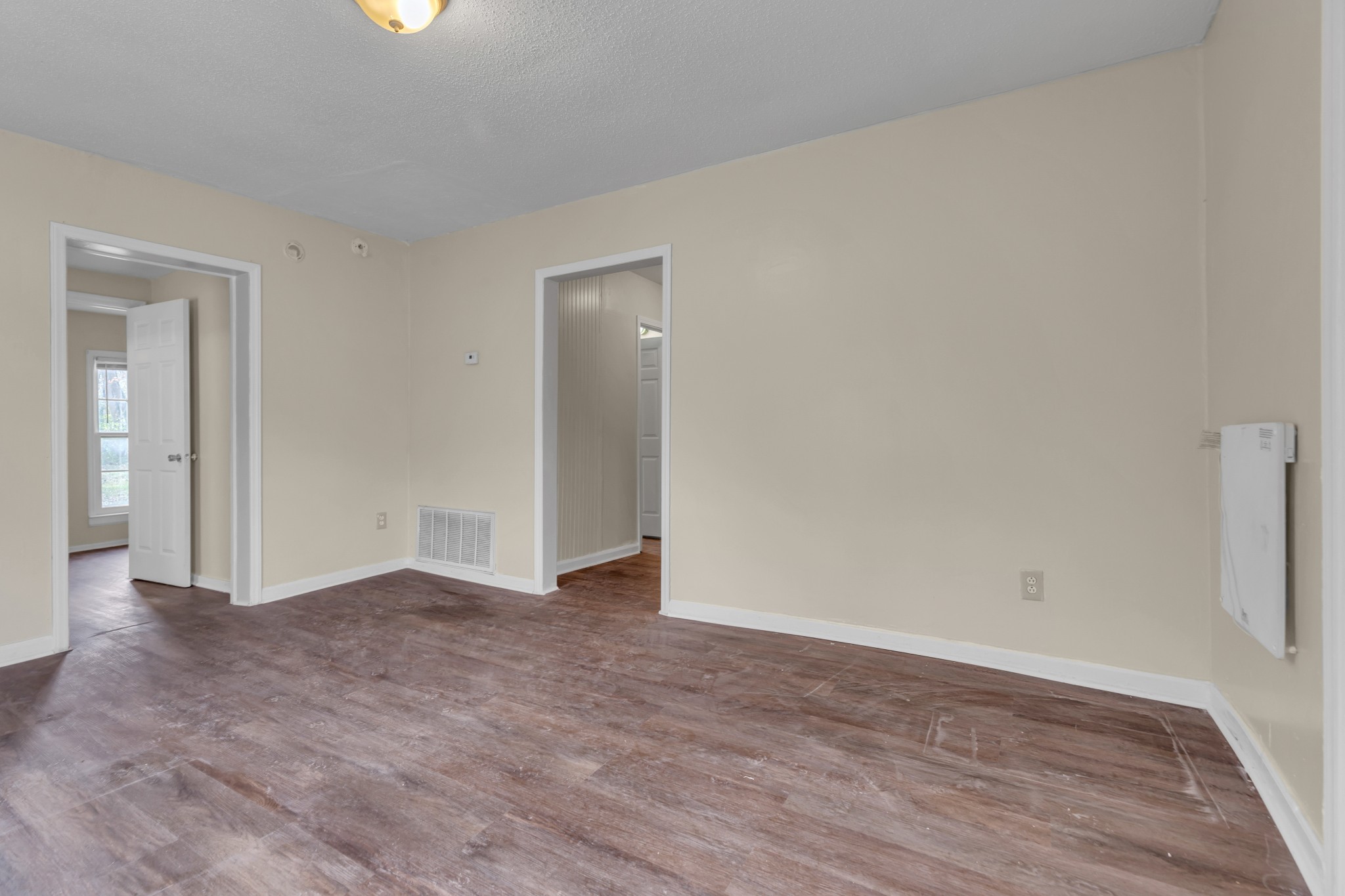 420 E State St Property Photo 3
