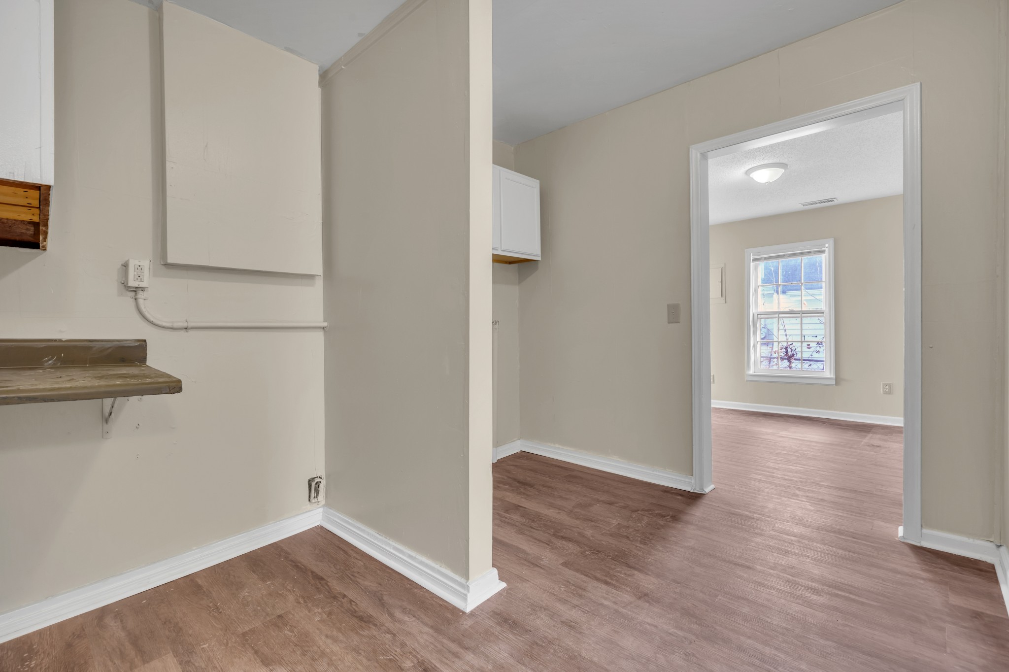 420 E State St Property Photo 9