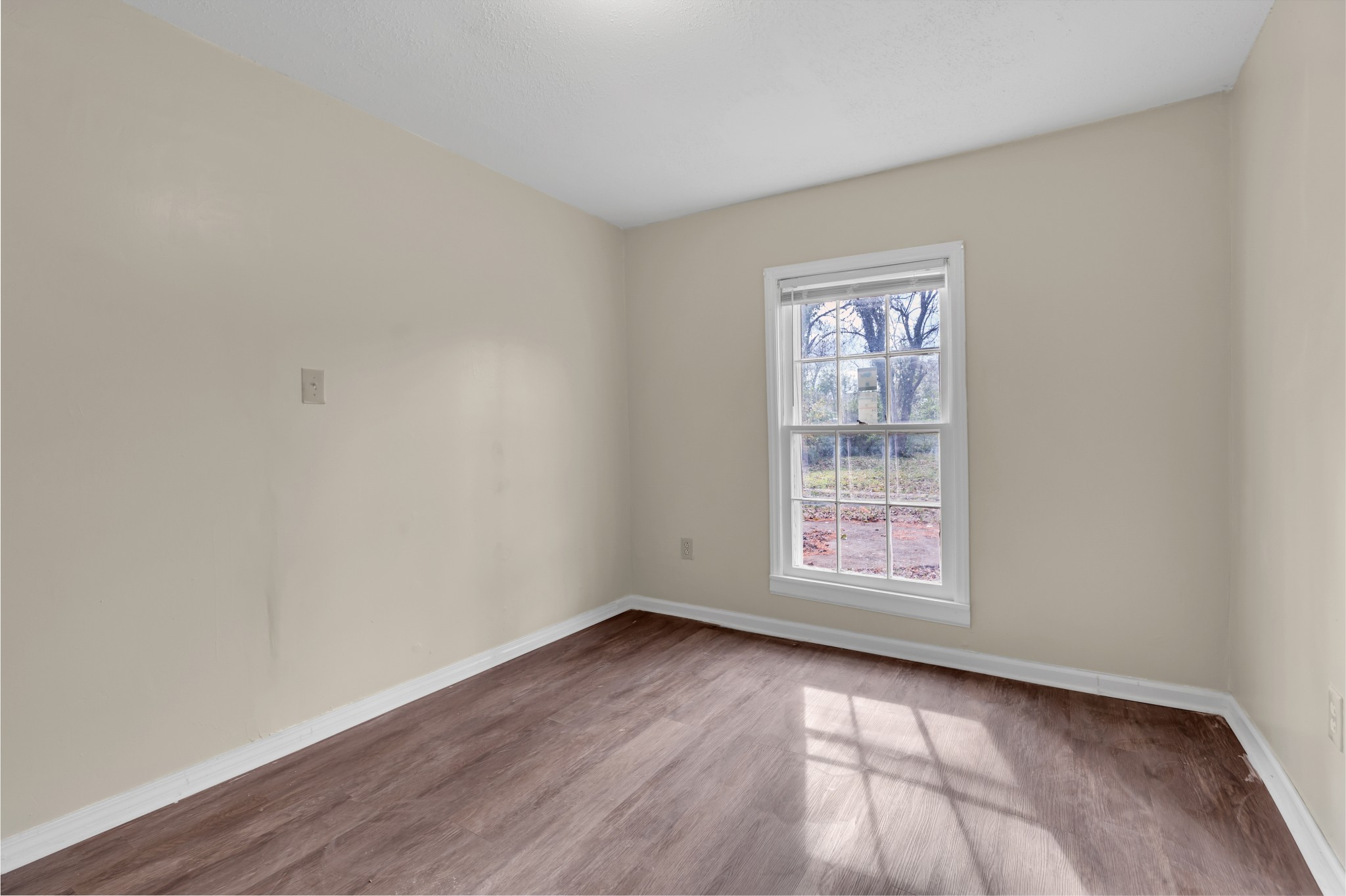 420 E State St Property Photo 13