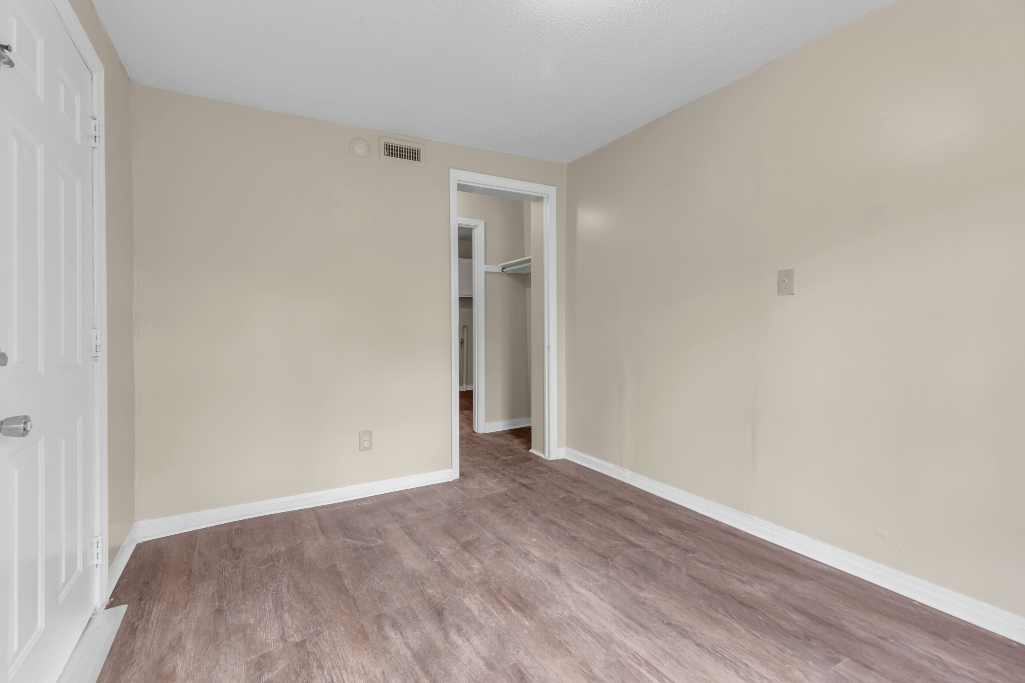420 E State St Property Photo 14