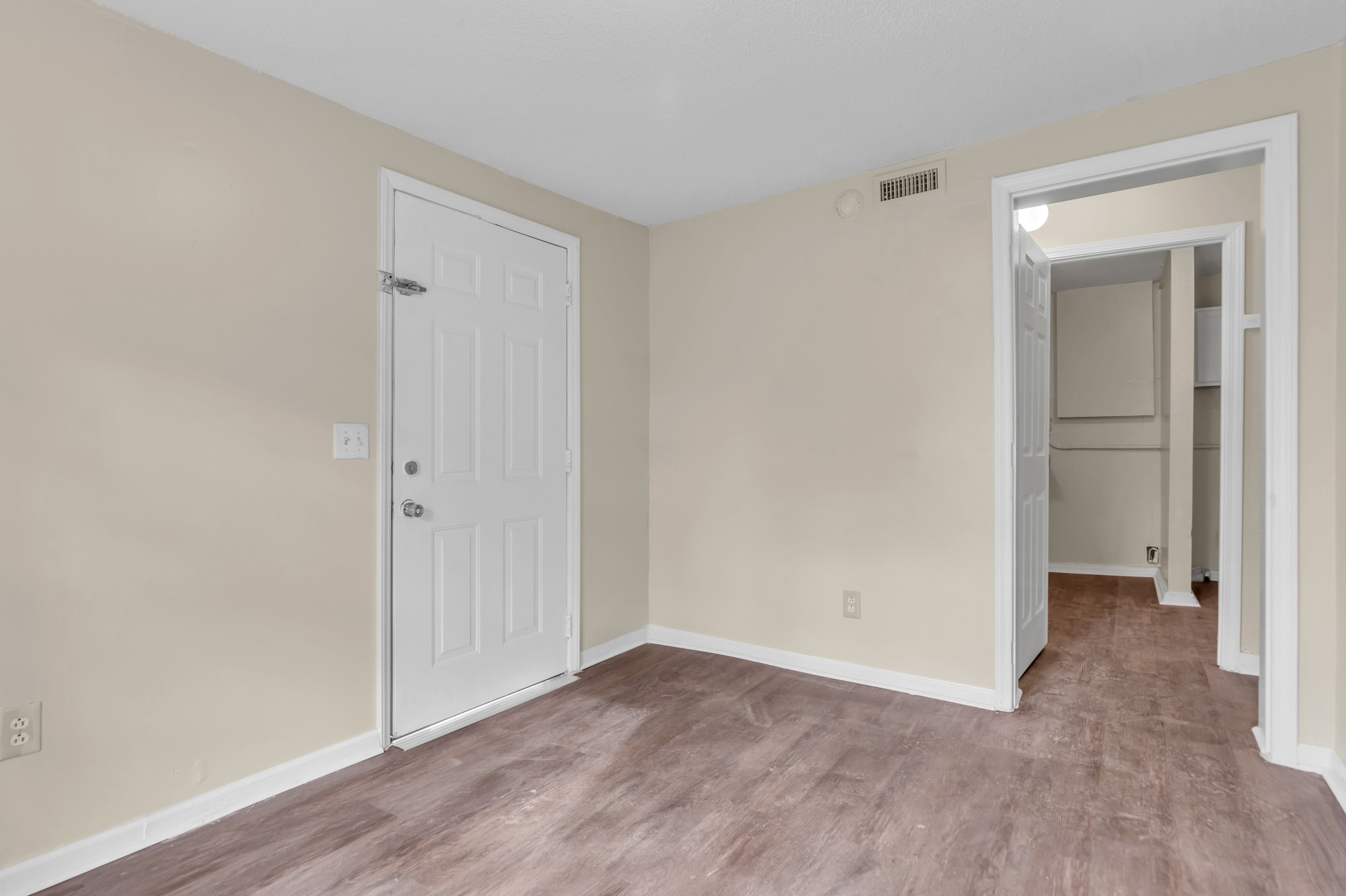420 E State St Property Photo 15