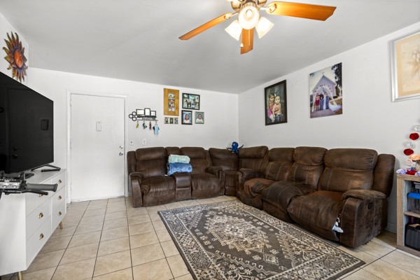 613 Hillsboro Rd Property Photo 4