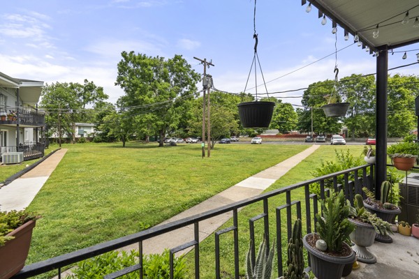 613 Hillsboro Rd Property Photo 13